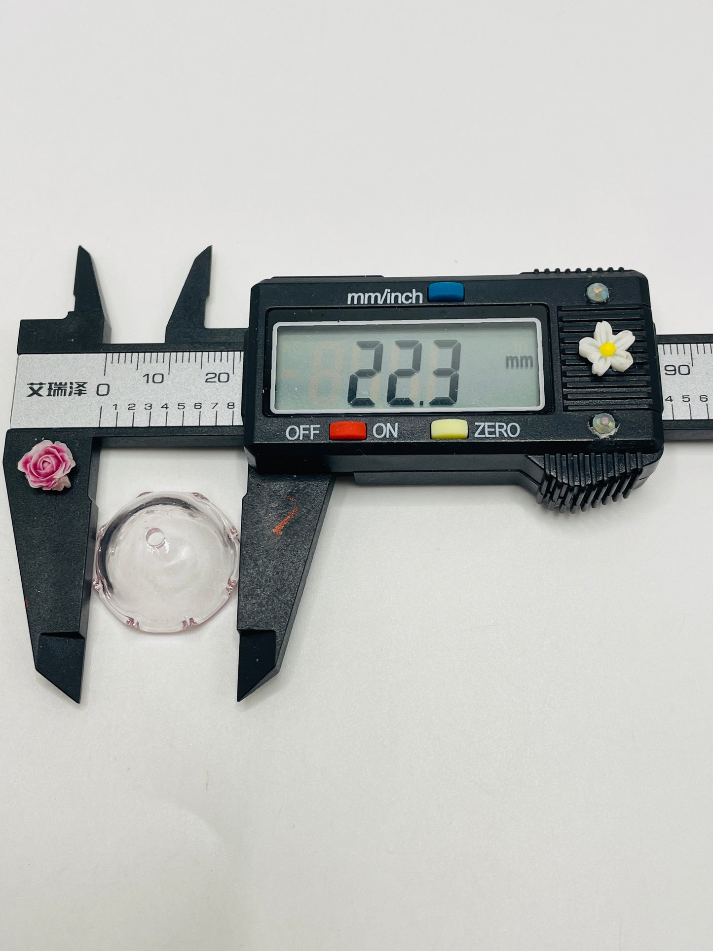 Transparent color acrylic petal spacer 22mm Random Mix