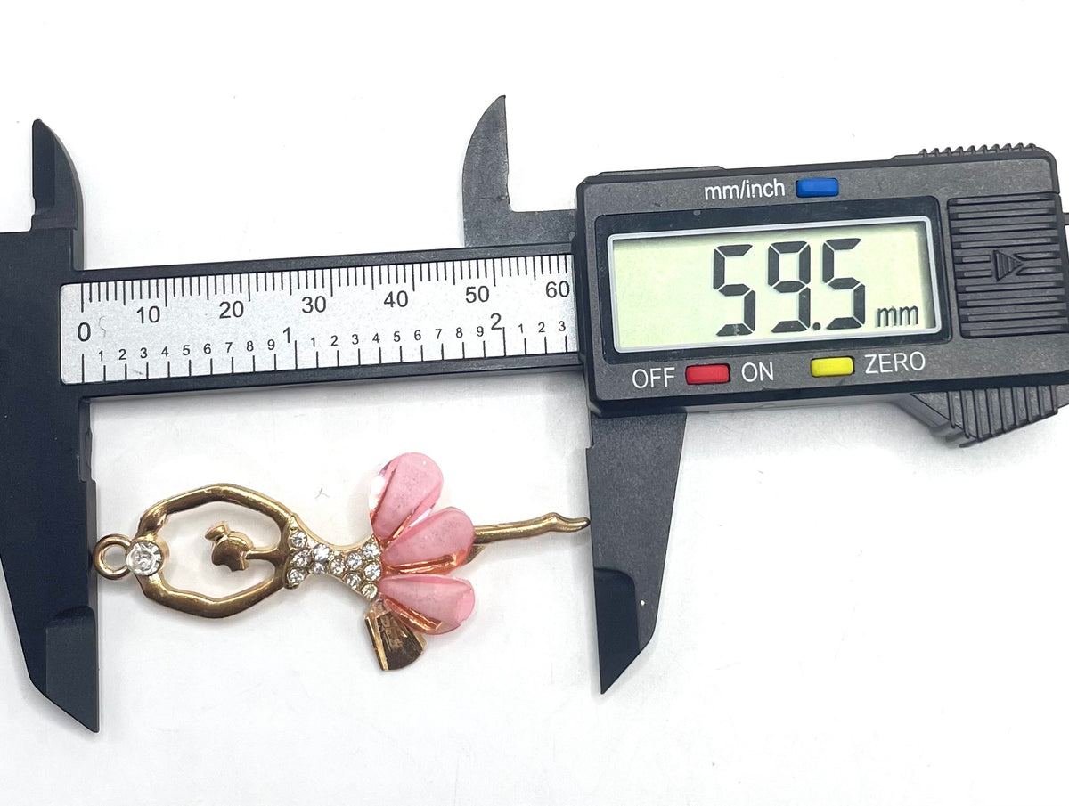 Perfume bottle, pendant jewelry in the shape of a dancing girl