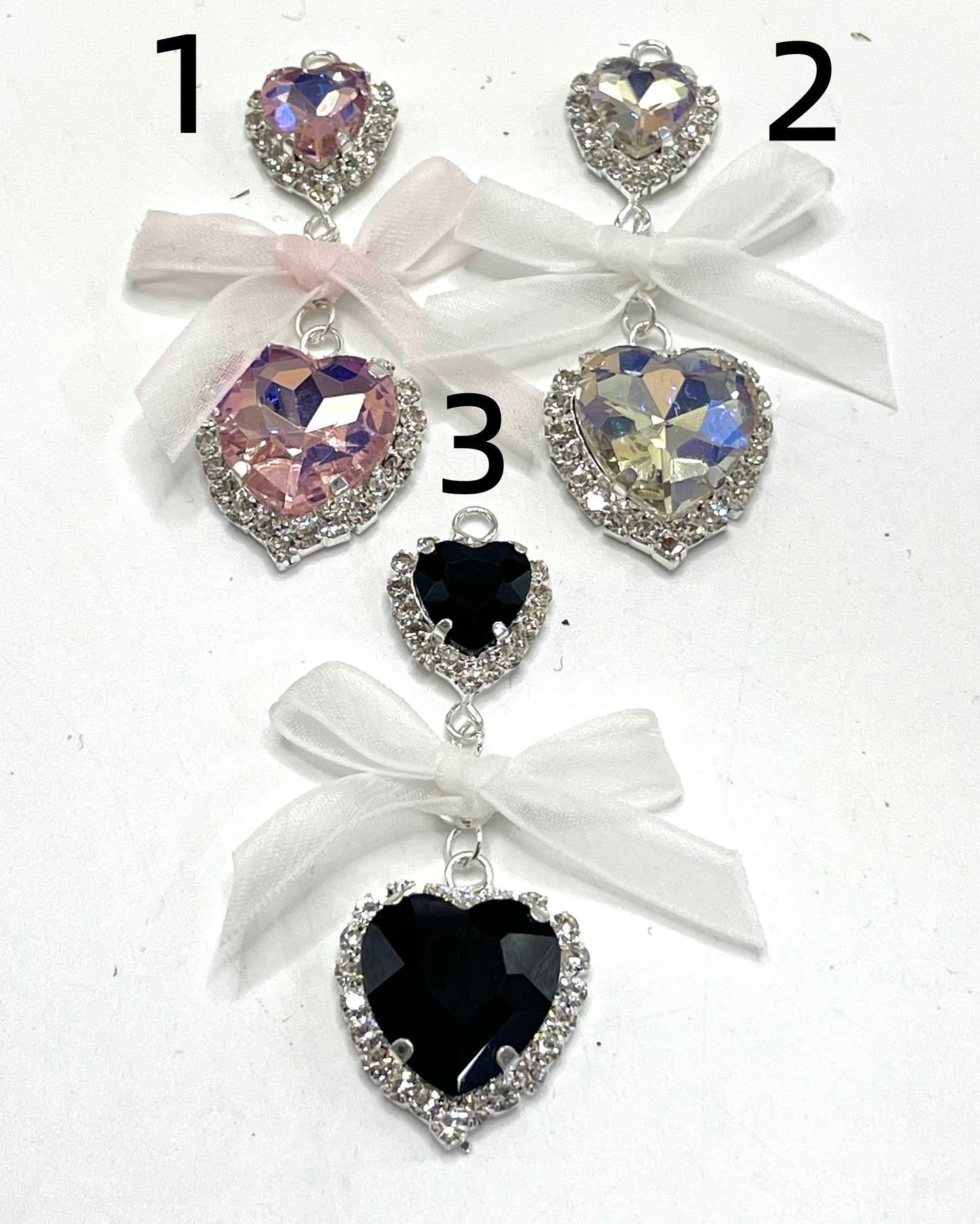 Metal heart Bows made of ribbons bow Heart-shaped pendant