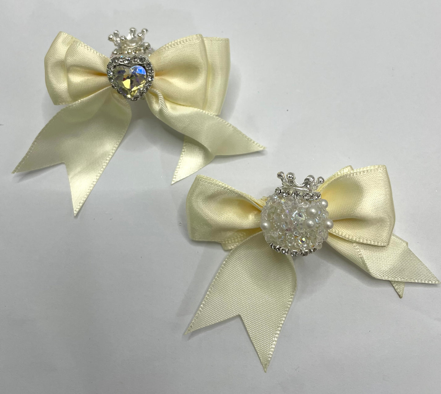 textile fabrica bow with crown bead fancy bead craft with crown ornament with bow satin ribbon knot,ornament with pearl and sugar stone, delicate handcraft ,randon mix color