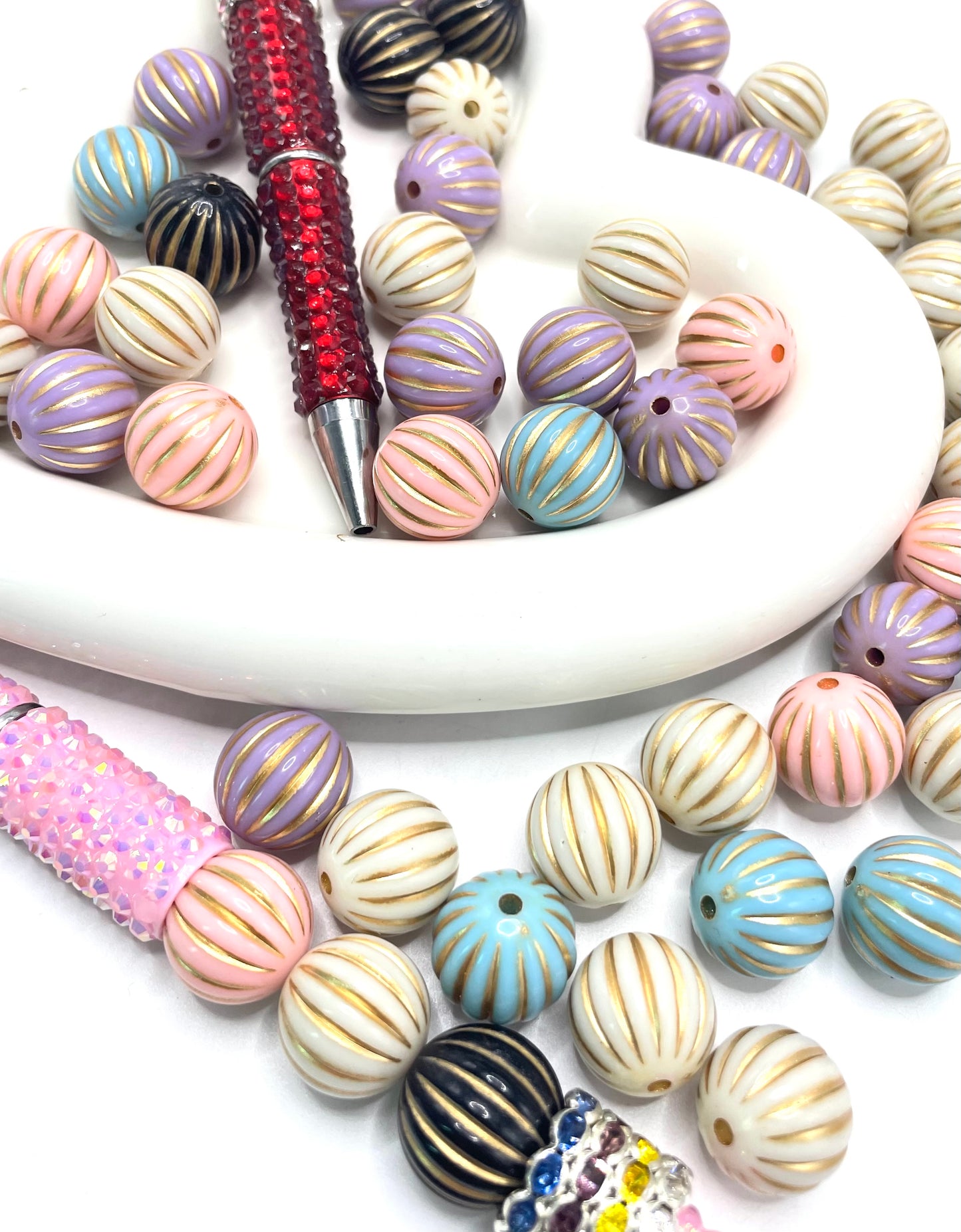 Acrylic pumpkin bead with gold or silo r line colored random mix 16mm