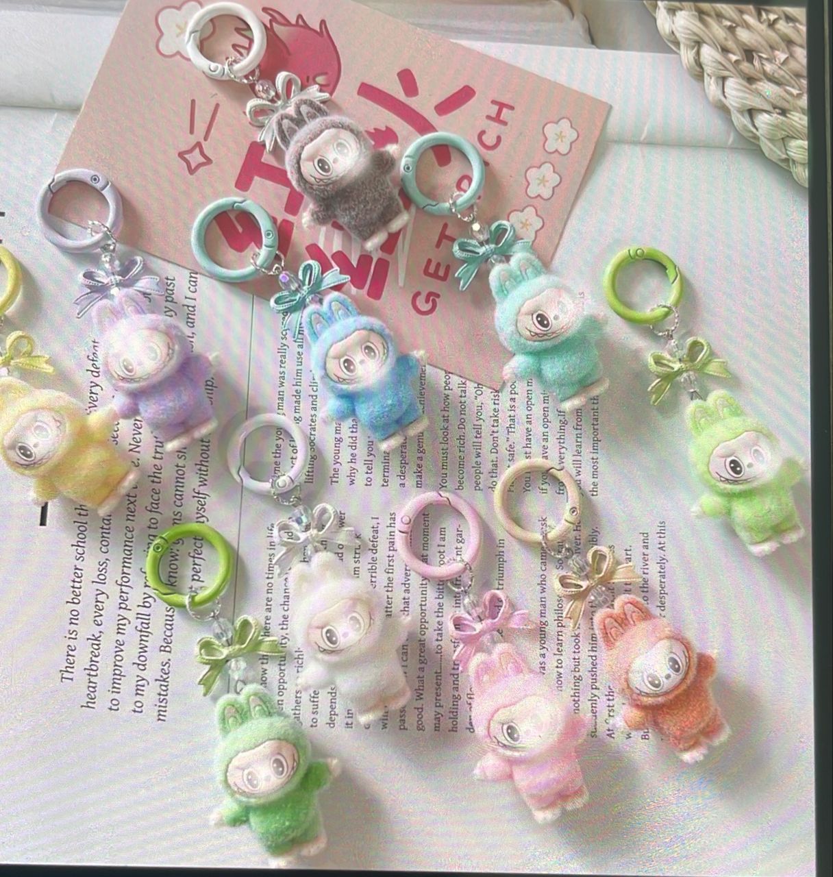 Standing labu with keychain and decorate with bow