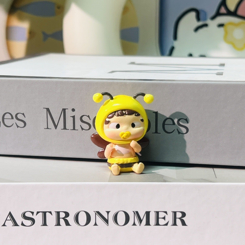 cute topper figure charter bee