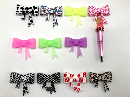 Silicone beads bow Various styles of silicone focal bow ties Pen Toppers Cow pattern Lips Leopard print glow in nark Random Mix