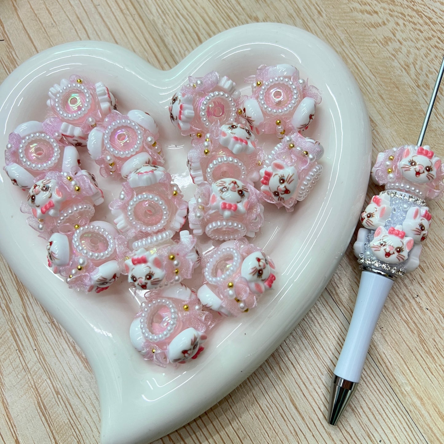 fancy bead acrylic base bead ornaments with lacy textile character beads cartoon bead friends bead figure