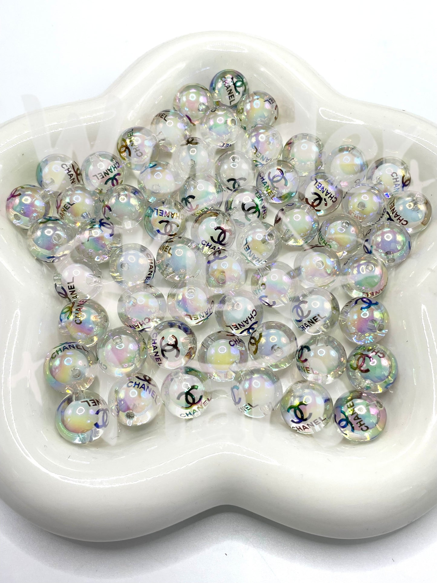 Acrylic Logo beads Trendy brand Luxury brand 16mm Random Mix