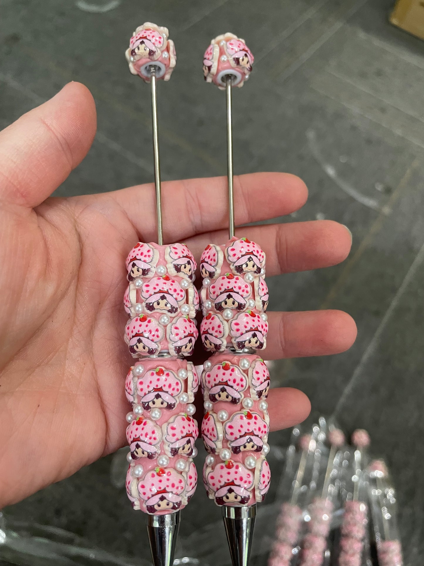diy fancy pen with strawberry girl strawberry shortcake