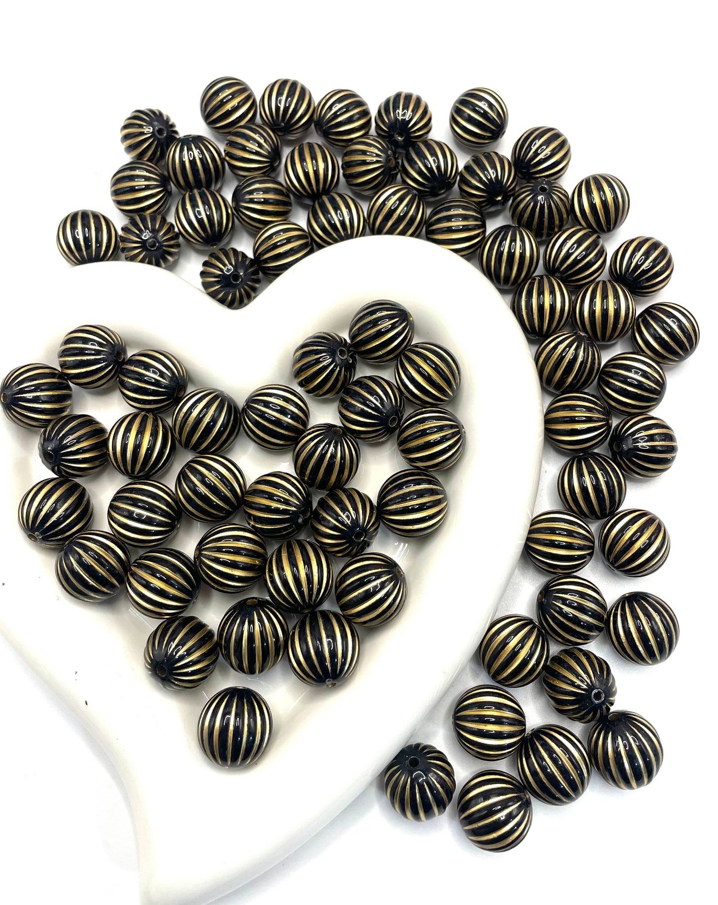 Acrylic pumpkin bead with gold or silo r line colored random mix 16mm
