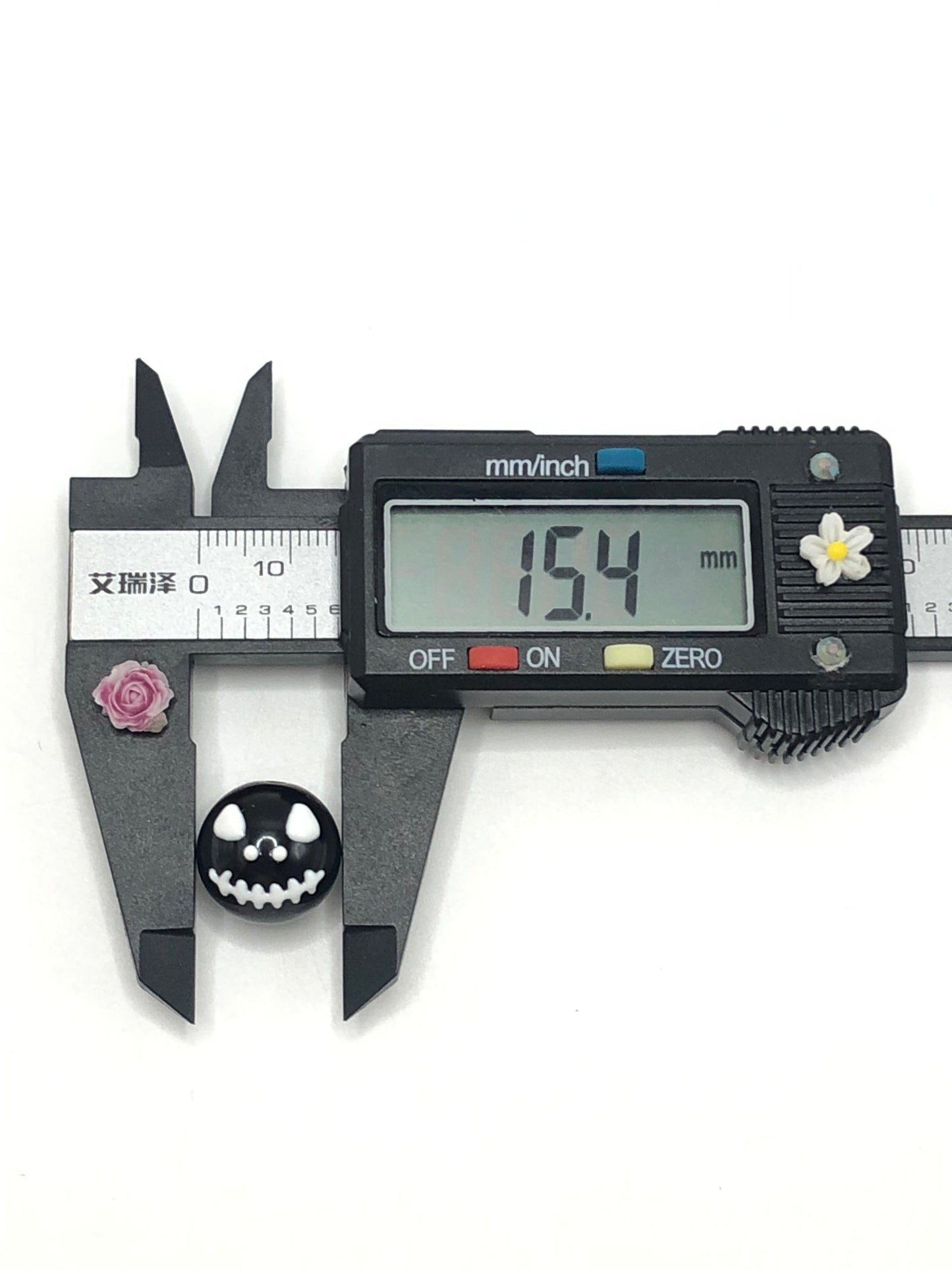 halloween series Jack face Black and white cartoon acrylic beads Random Mix 16mm