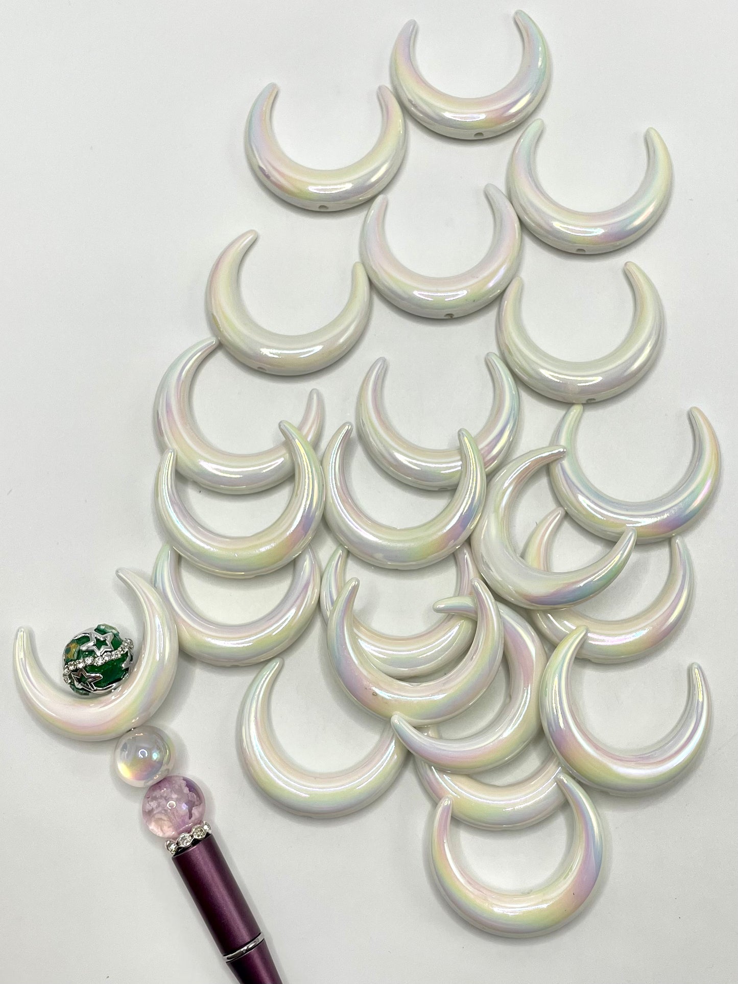 White Color with UV Shining Acrylic Moon & Cow Horn Beads,Random Mix,46mm