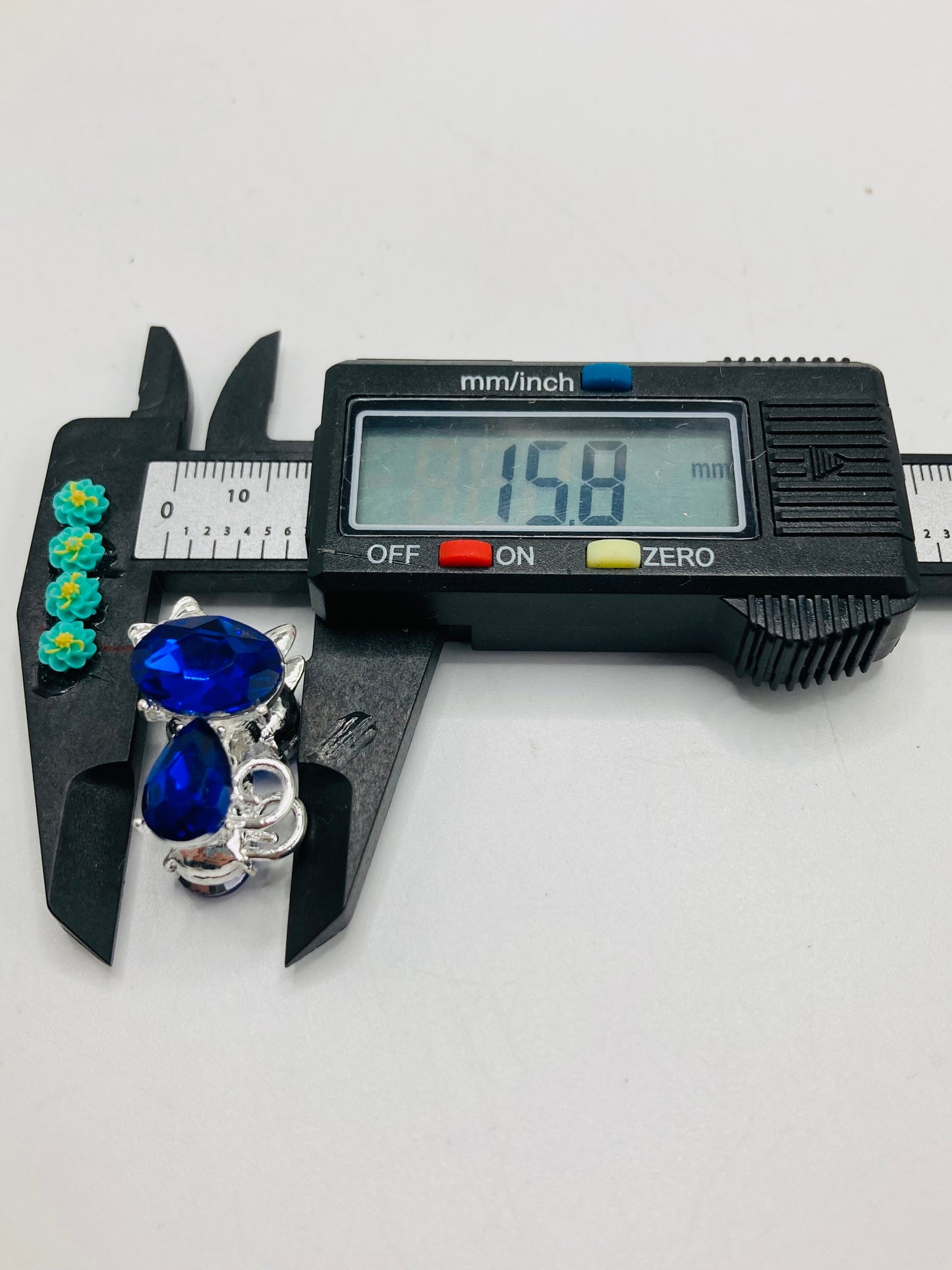 Metal Cat Dazzling little cat Cat beads 16mm Random Mix