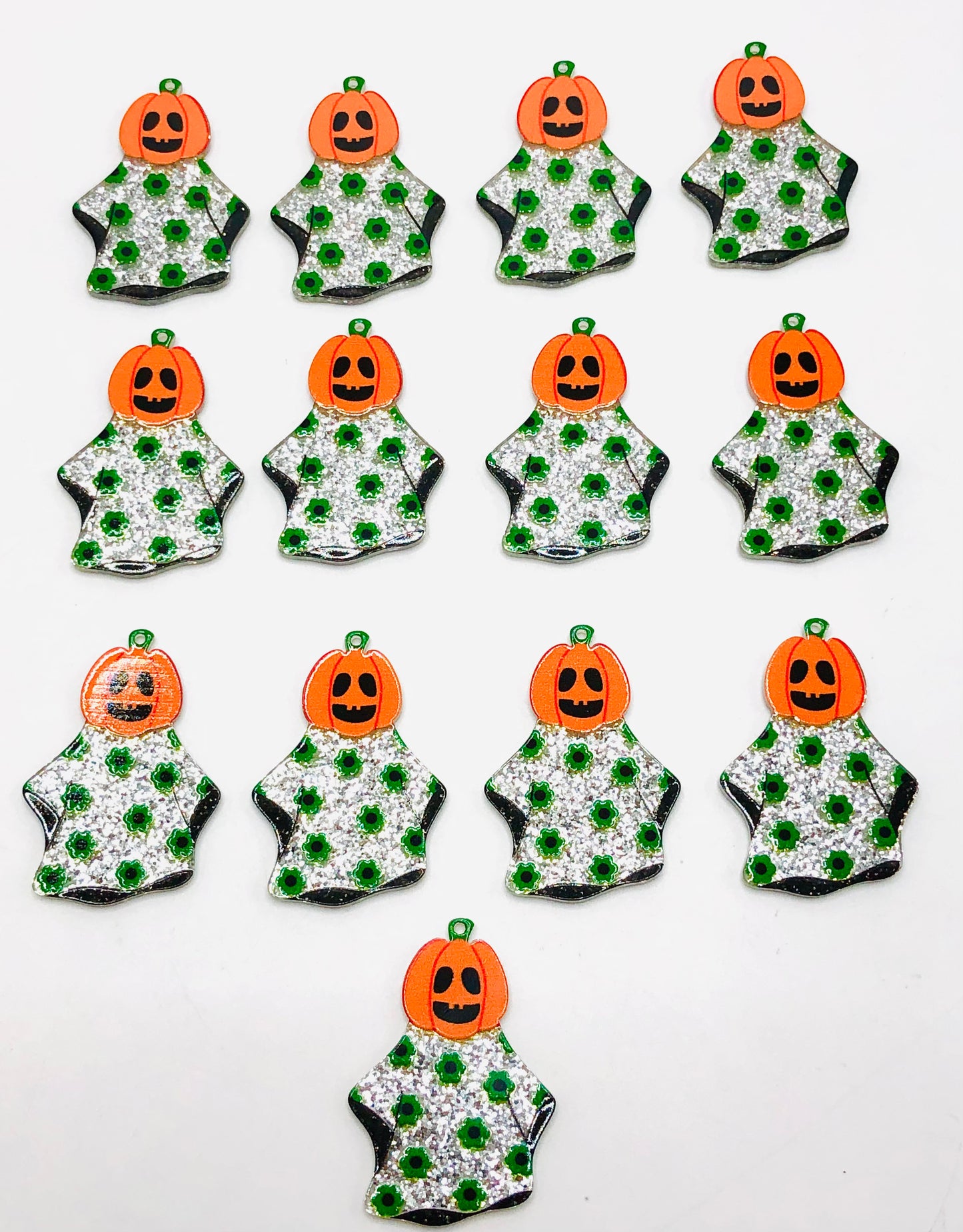 Halloween series Akli Halloween cartoon punching Pendant charm Random Mix (with hole)