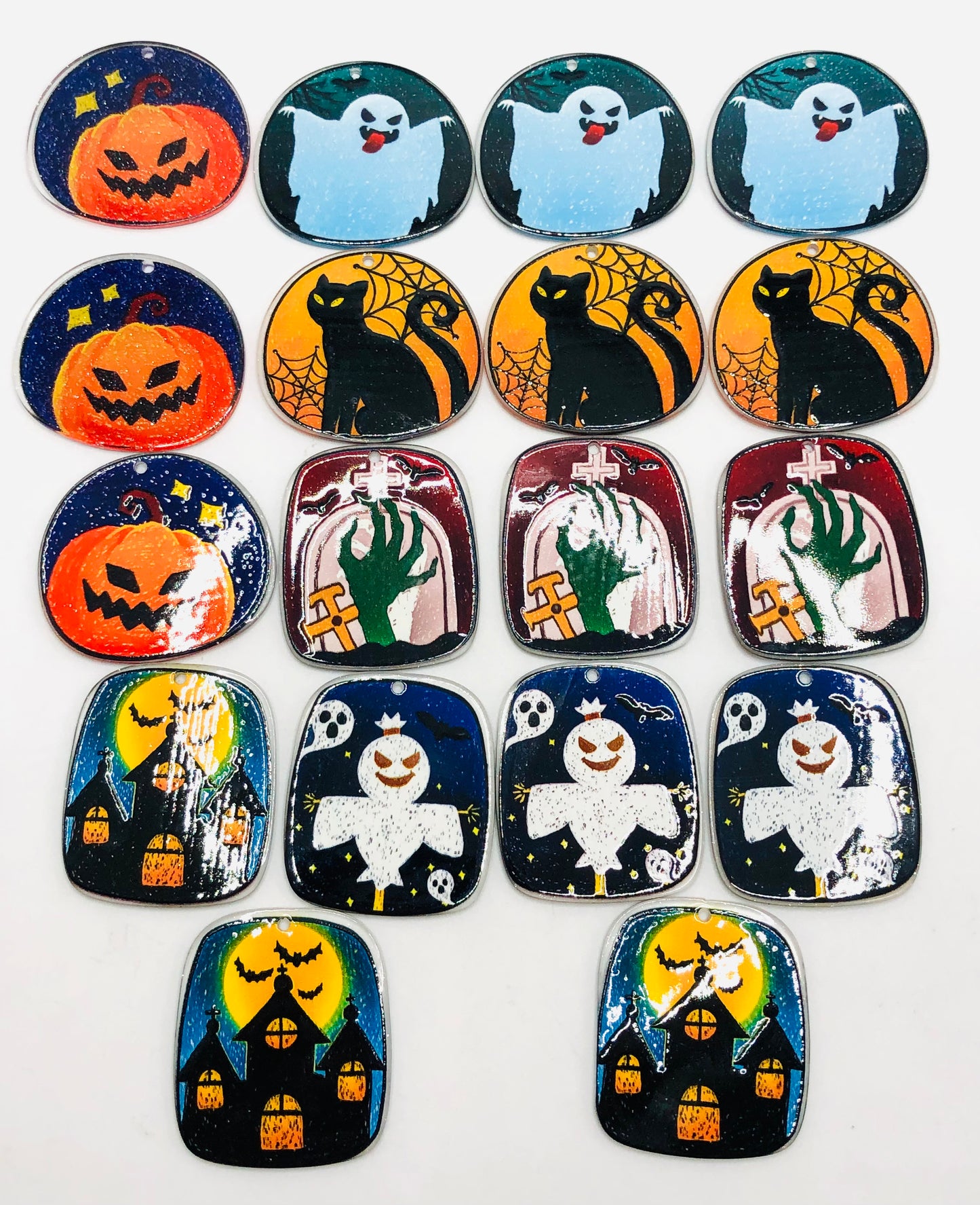 Halloween series Akli Halloween cartoon punching Pendant charm Random Mix (with hole)