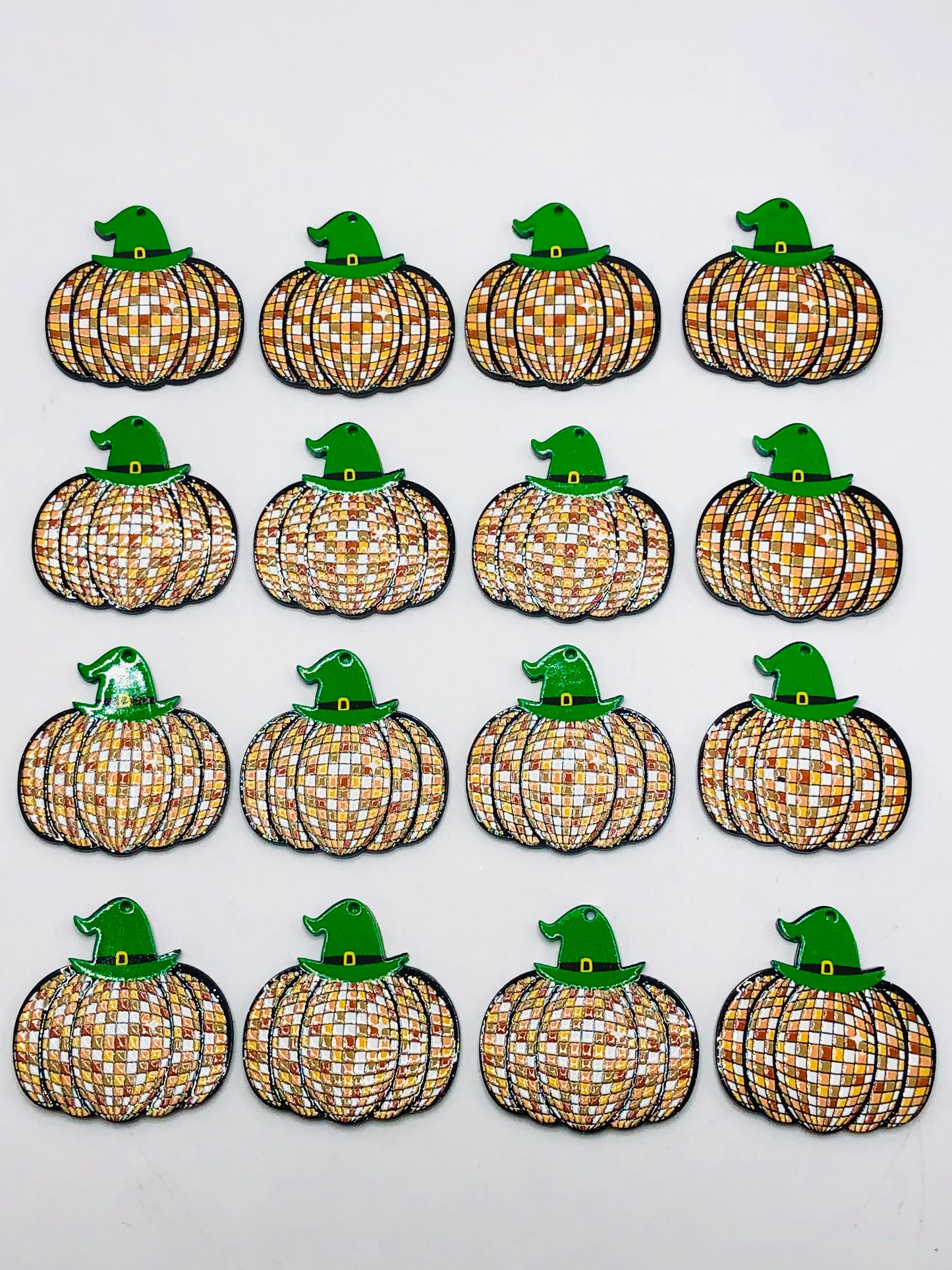 Halloween series Akli Halloween cartoon punching Pendant charm Random Mix (with hole)