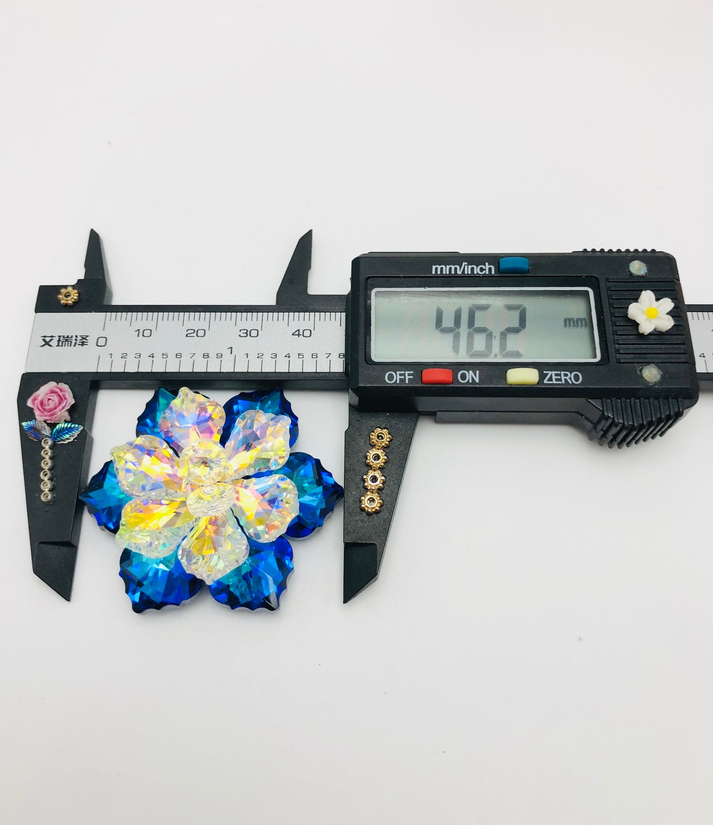 Crystal Woven crystal flower Crystal flower with pointed edge and round edge Random Mix 46mm 48mm