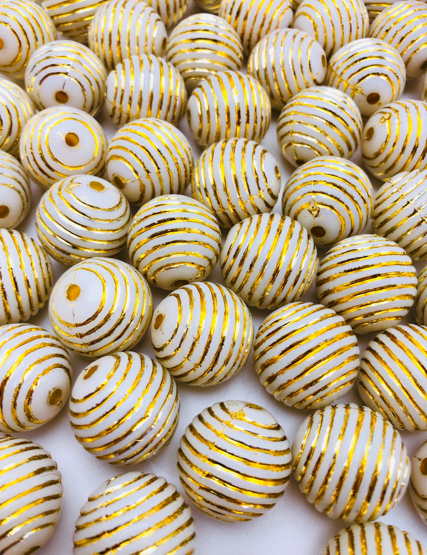 Acrylic bead Golden thread Gold hoop Bead 20mm