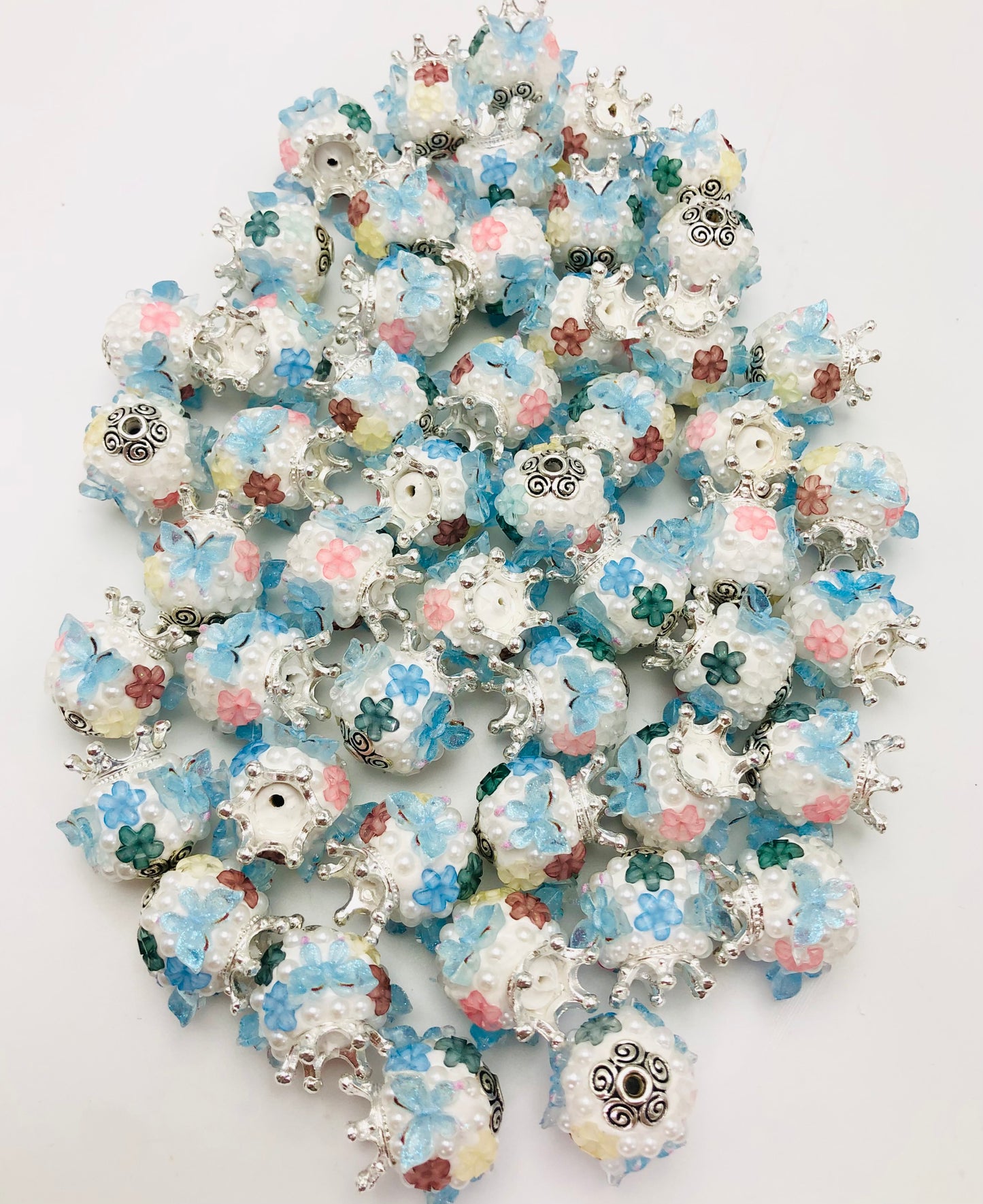 Fancy Flower Butterfly crown bubble Pearl Random Mix 20mm
