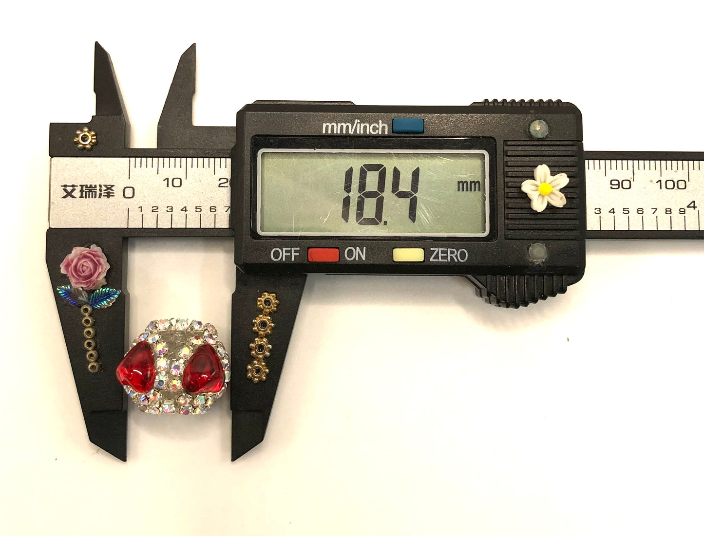 fancy beads heart beads Chain and heart rhinestones Clear acrylic beads 19mm Random Mix