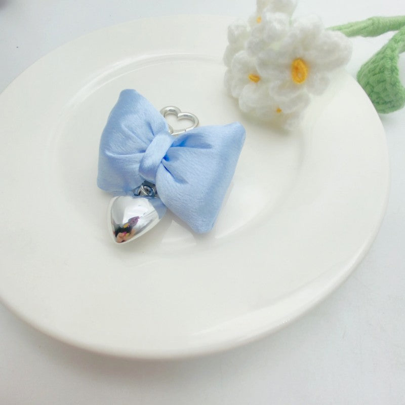 Three-dimensional bow Silver metal heart-shaped keychain Bag pendant Random Mix