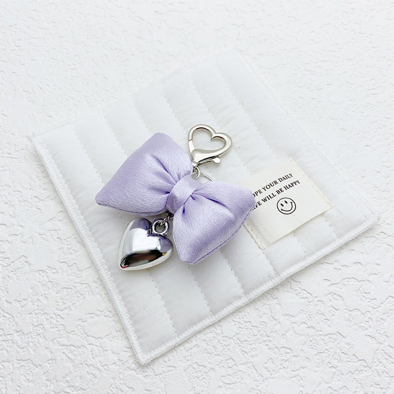 Three-dimensional bow Silver metal heart-shaped keychain Bag pendant Random Mix