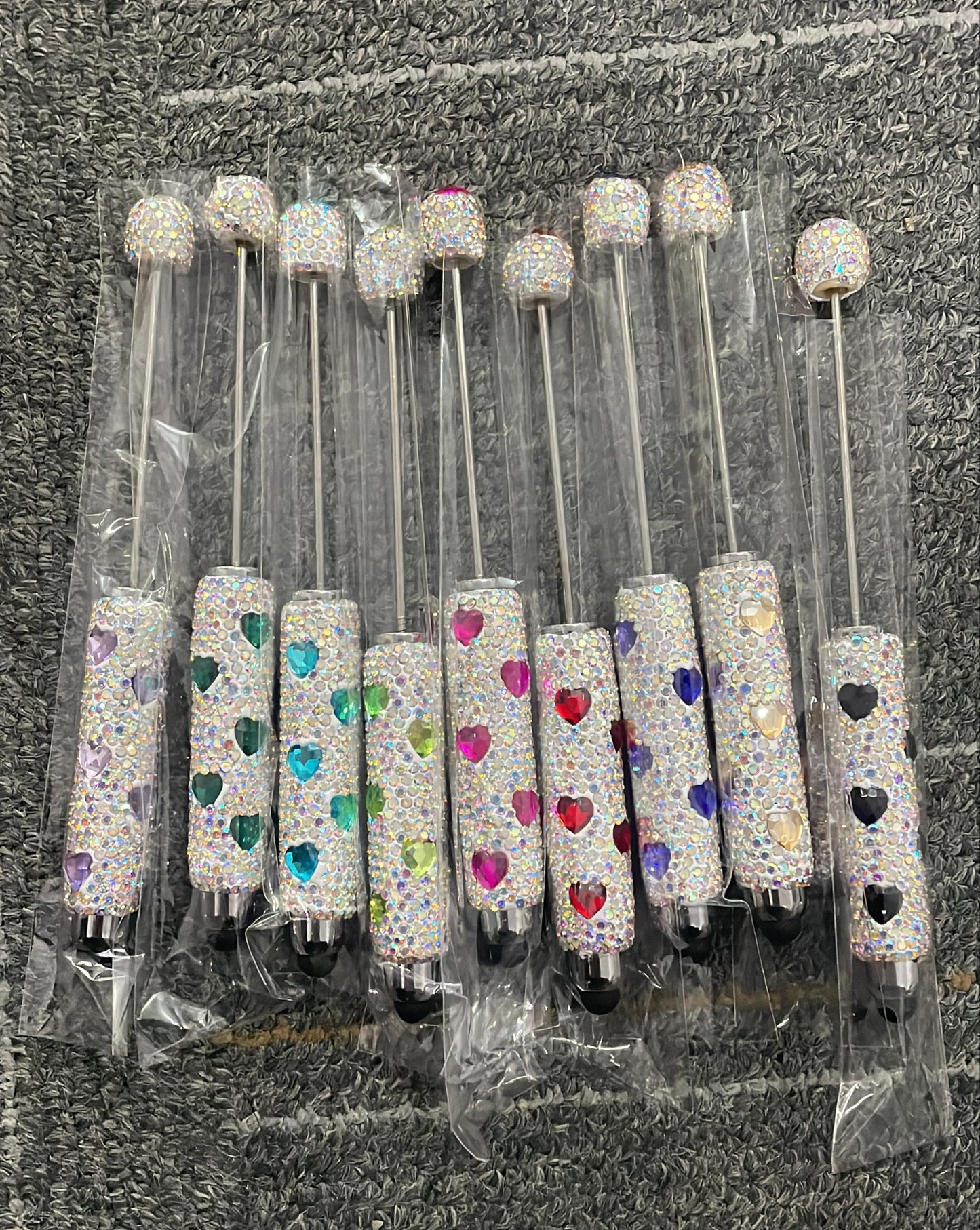 opal or clear clay pen Clay and rhinestones with heart shape rhinestone Ballpoint pen stylus Point pen Random Mix (writable)