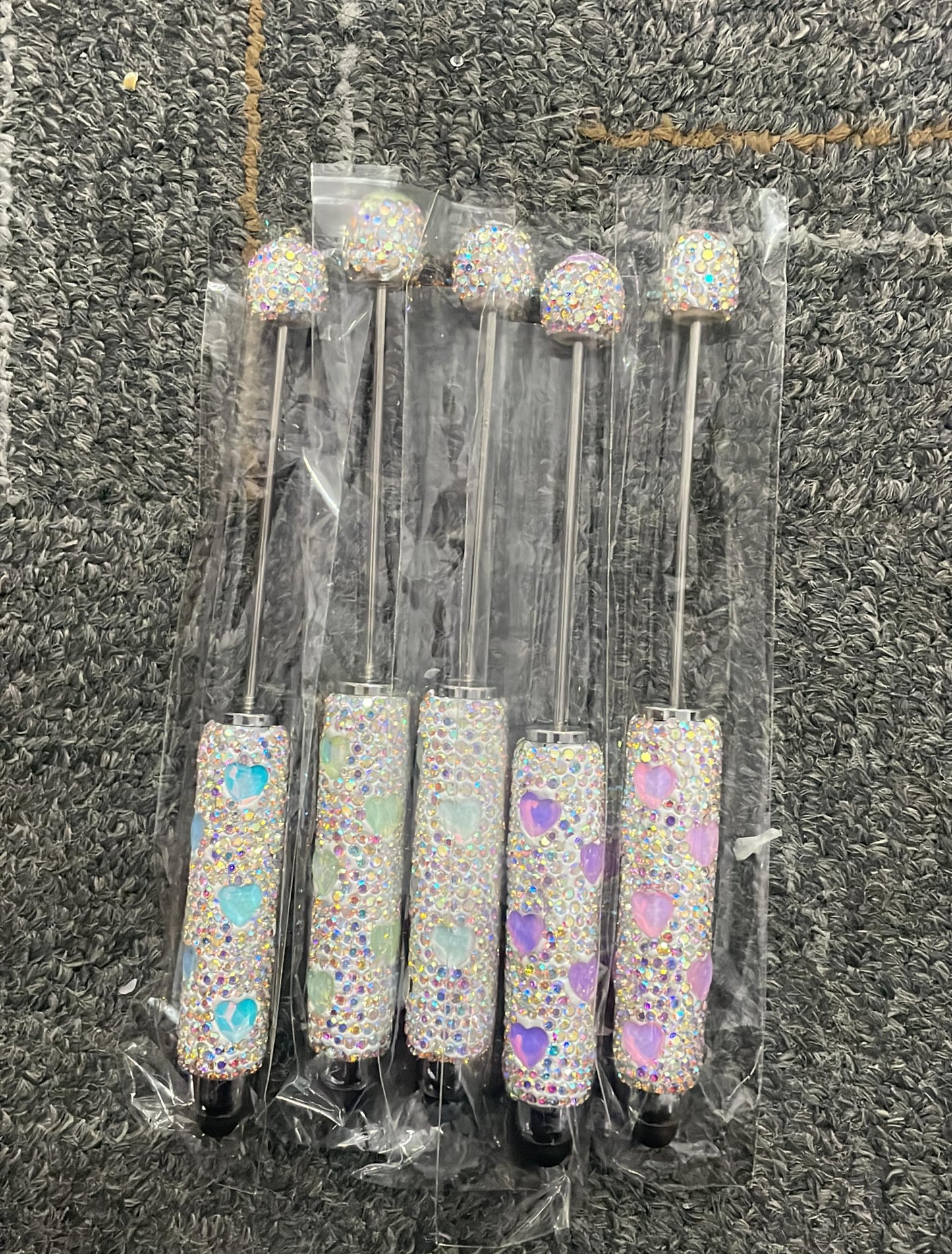 opal or clear clay pen Clay and rhinestones with heart shape rhinestone Ballpoint pen stylus Point pen Random Mix (writable)