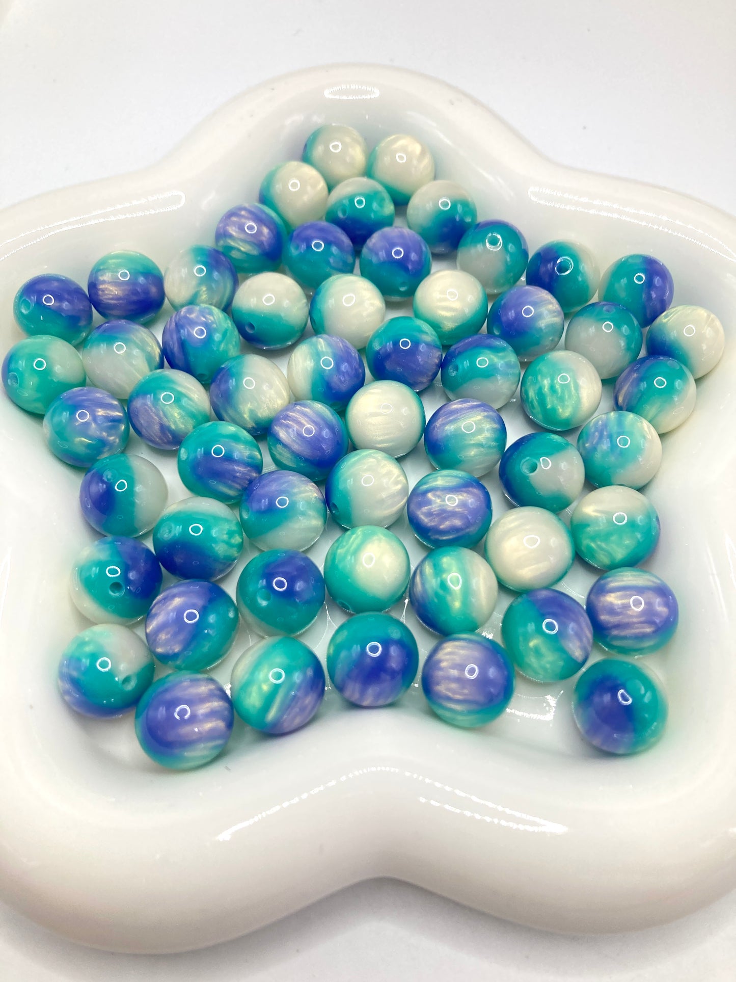 Acrylic beads Lava flow ombre glitter Shimmering luster 16mm Random Mix