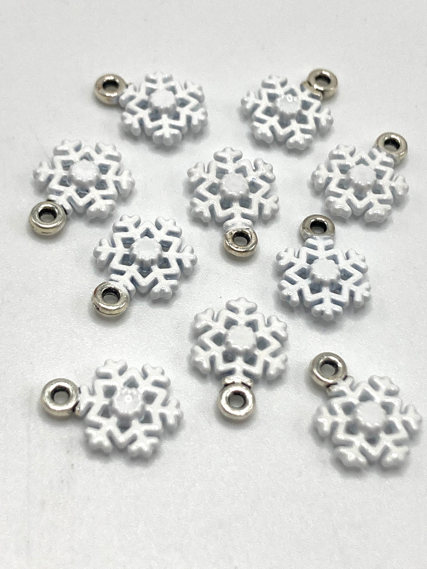 Alloy pendant Pearl white Metal snowflake jewelry Pendant jewelry 10mm