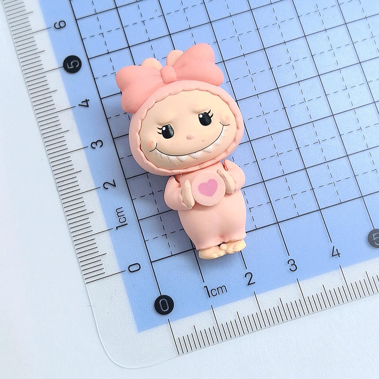 labubu Cute mini doll  Pen Toppers holding a heart at front
