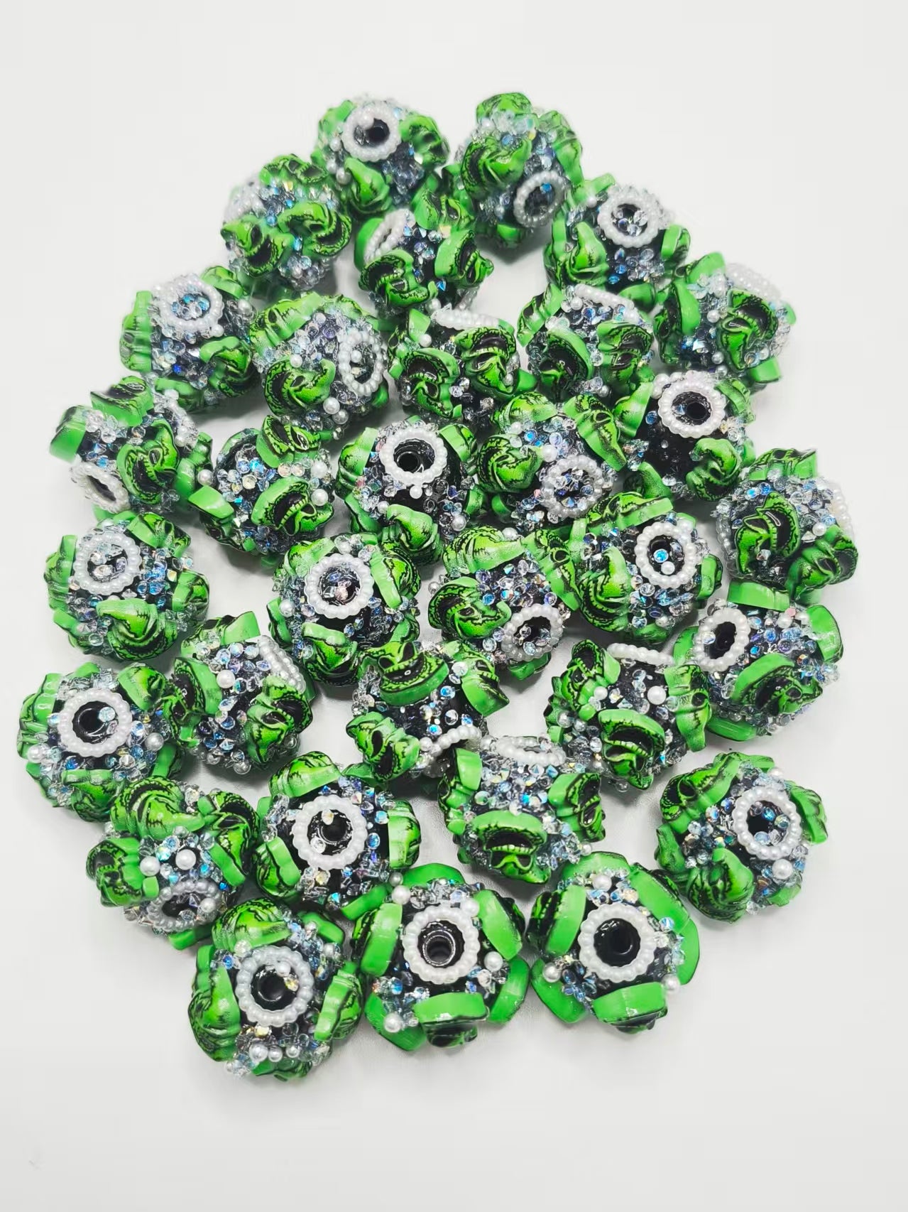 grinch Puppet beads Horror Terrible The protagonist of a horror movie Acrylic water droplet bead string jewelry Halloween Series Random Mix