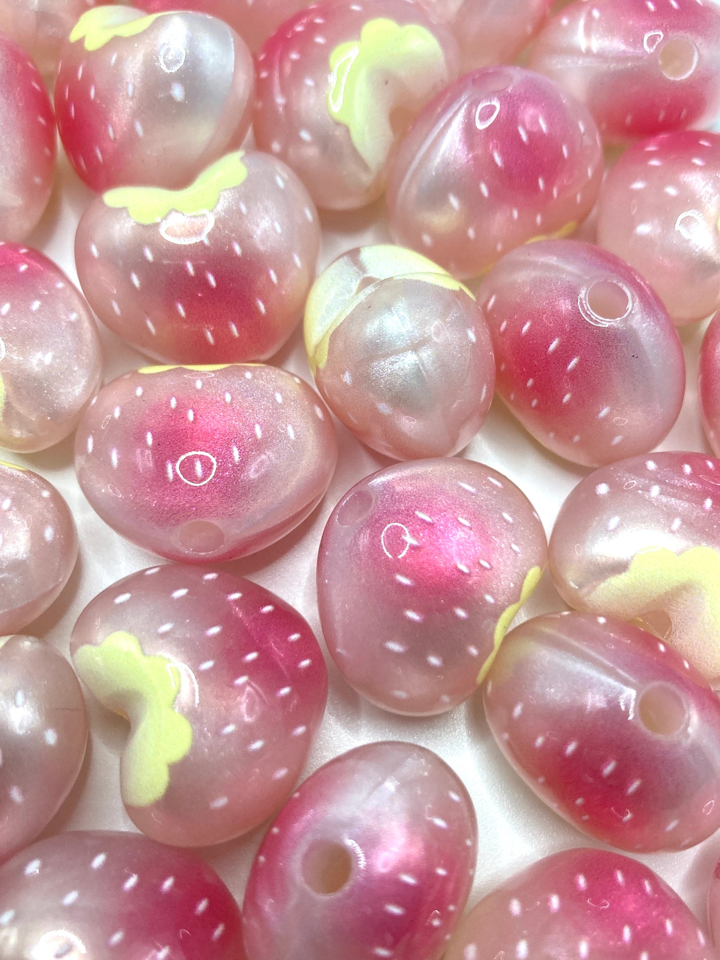 Acrylic beads Strawberry Stereoscopic Strawberry Beads Fruits 22mm Random Mix