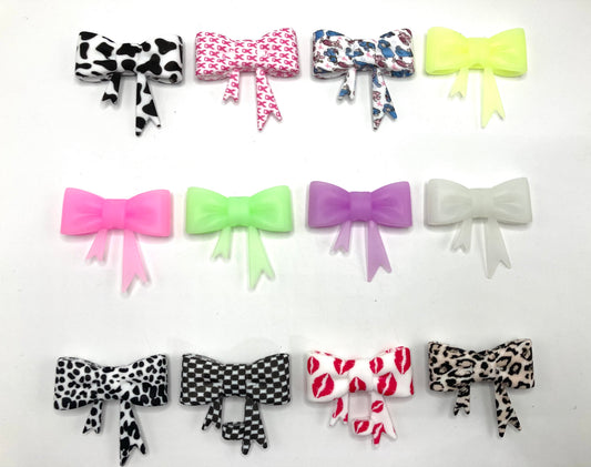 Silicone beads bow Various styles of silicone focal bow ties Pen Toppers Cow pattern Lips Leopard print glow in nark Random Mix