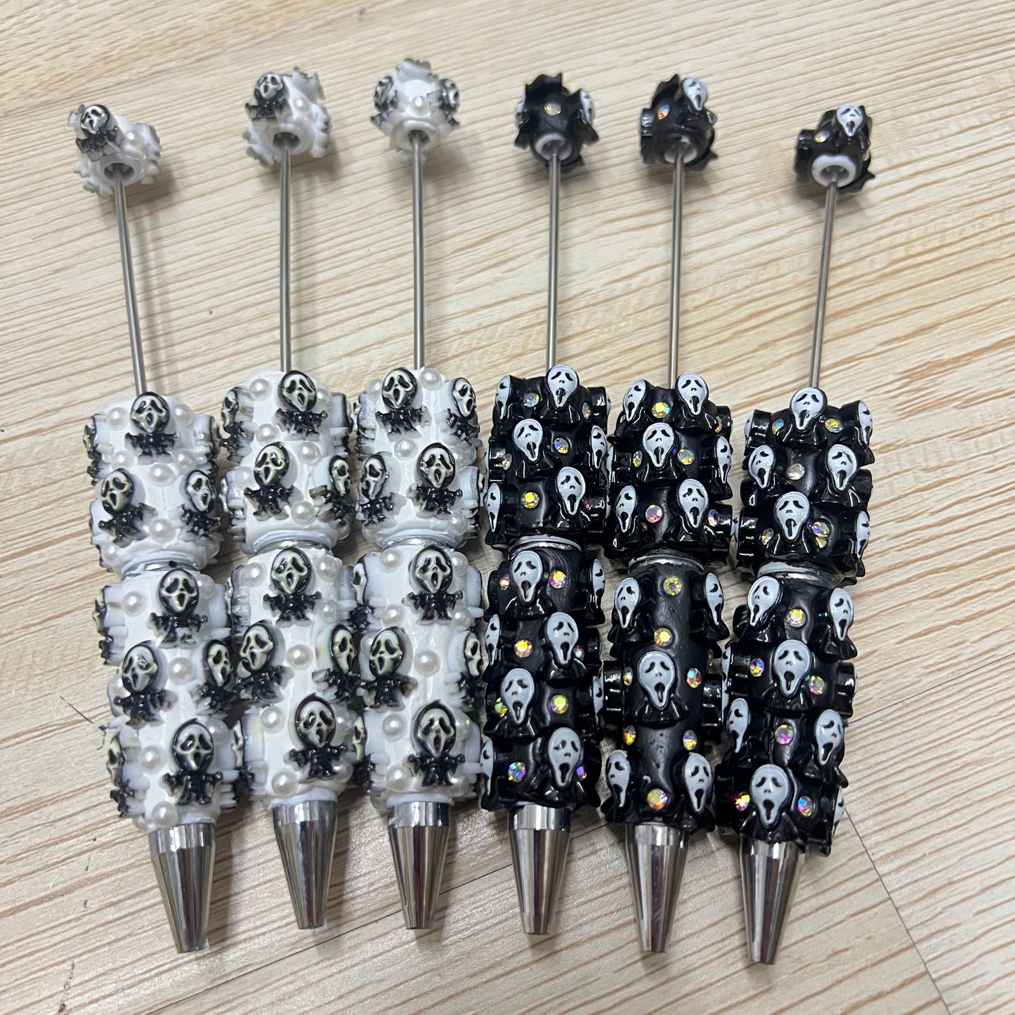 ghost pen horror pen Halloween Series Black and white bead pen Random Mix