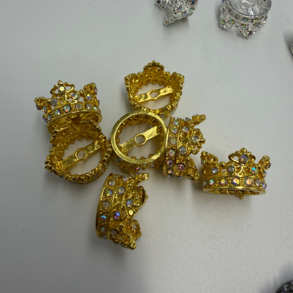 Crown space with rhinestone crown bead cap