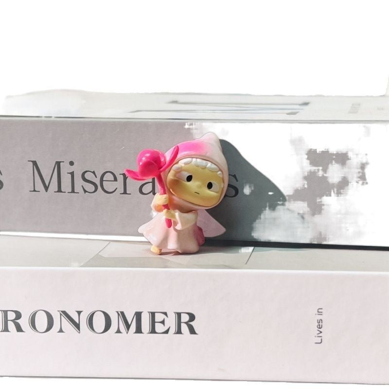 cute topper figure charter bee