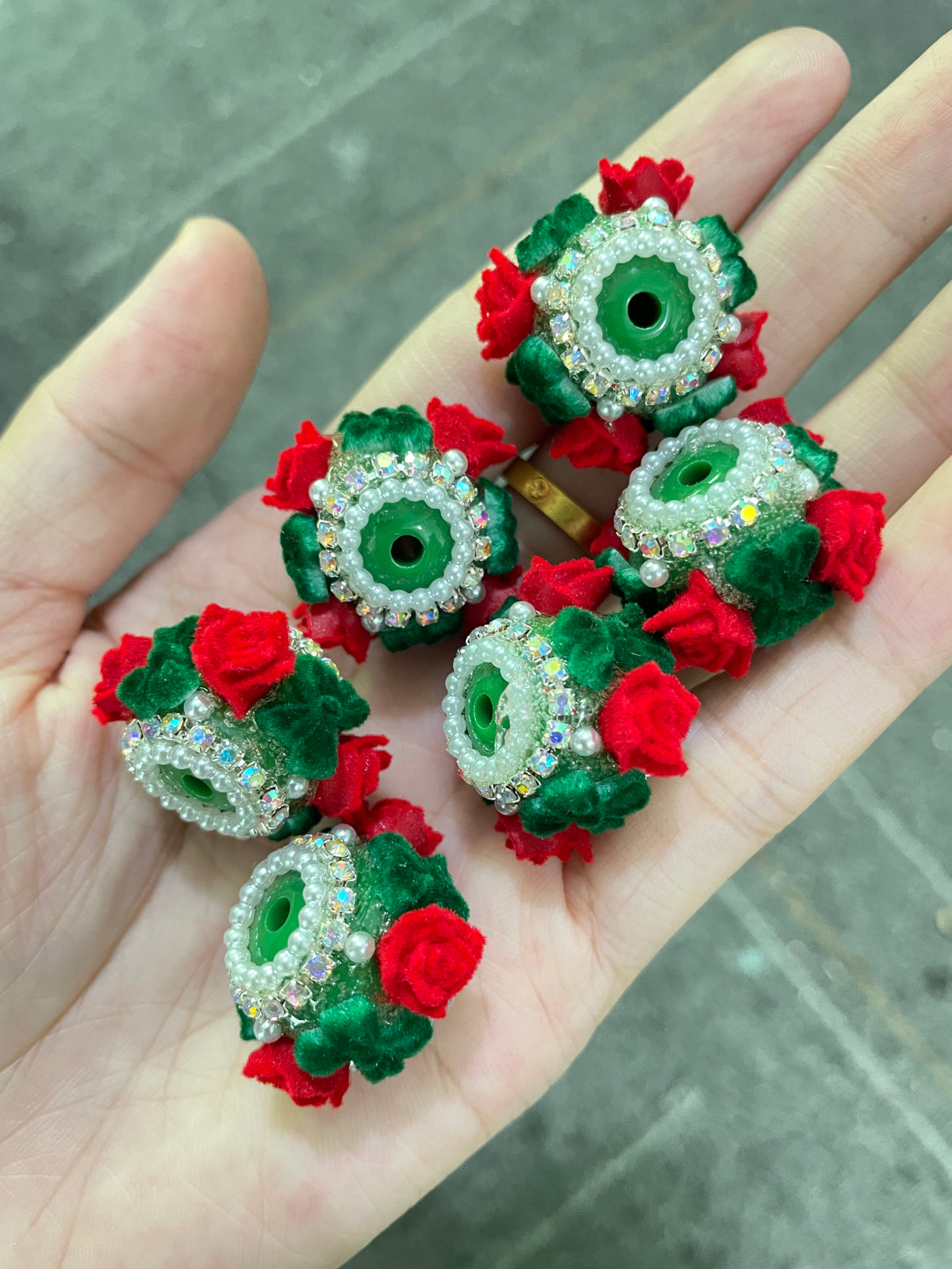 Christmas fuzzy rose and flower fancy beads