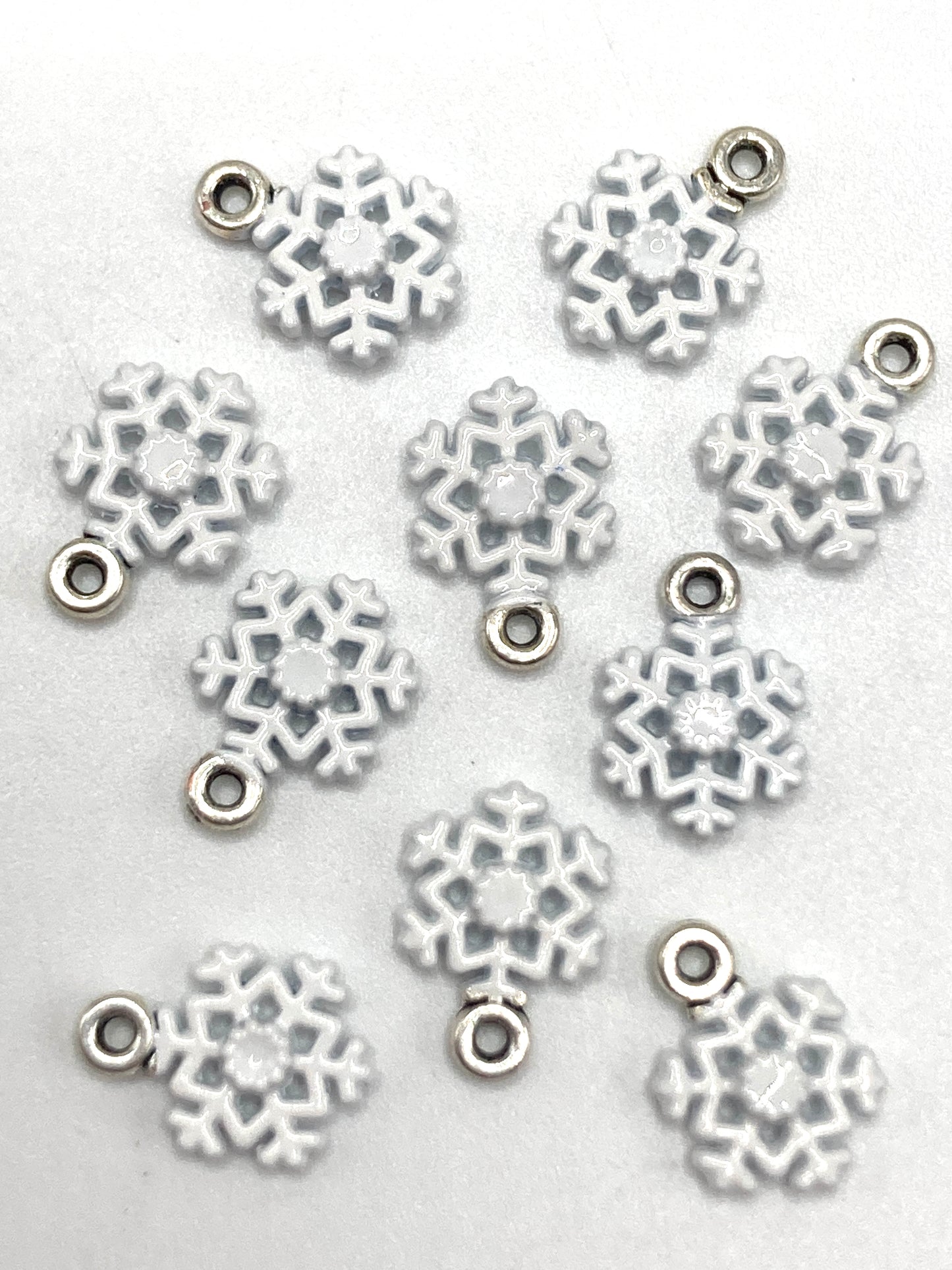 Alloy pendant Pearl white Metal snowflake jewelry Pendant jewelry 10mm