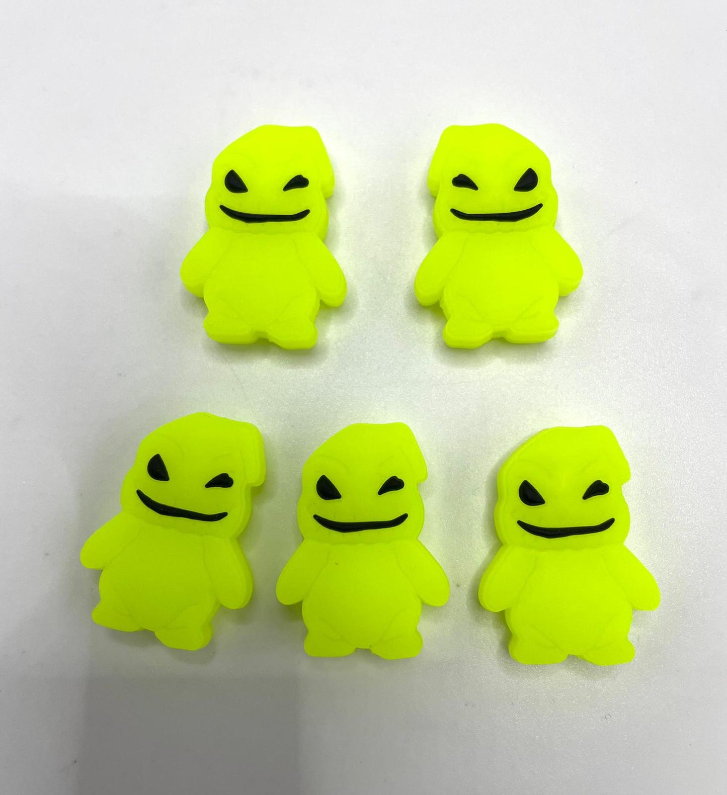 DIY beaded beadable silicon beads focal with vertical hole Winnie ,strawberry girl HK Mk