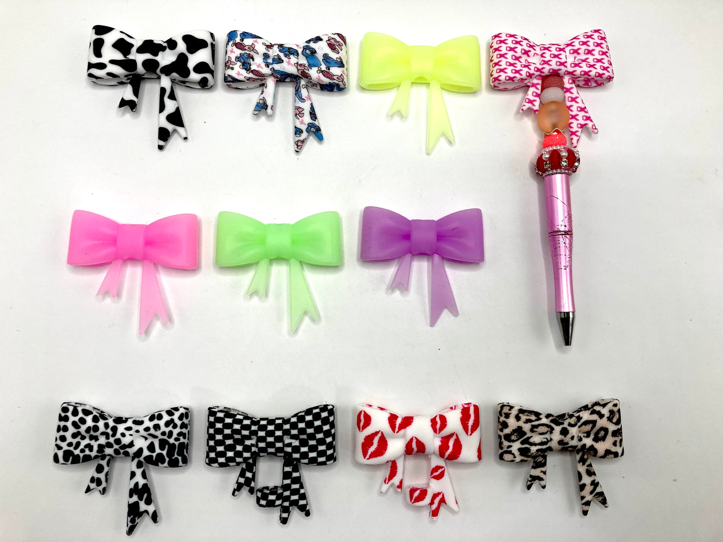 Silicone beads bow Various styles of silicone focal bow ties Pen Toppers Cow pattern Lips Leopard print glow in nark Random Mix