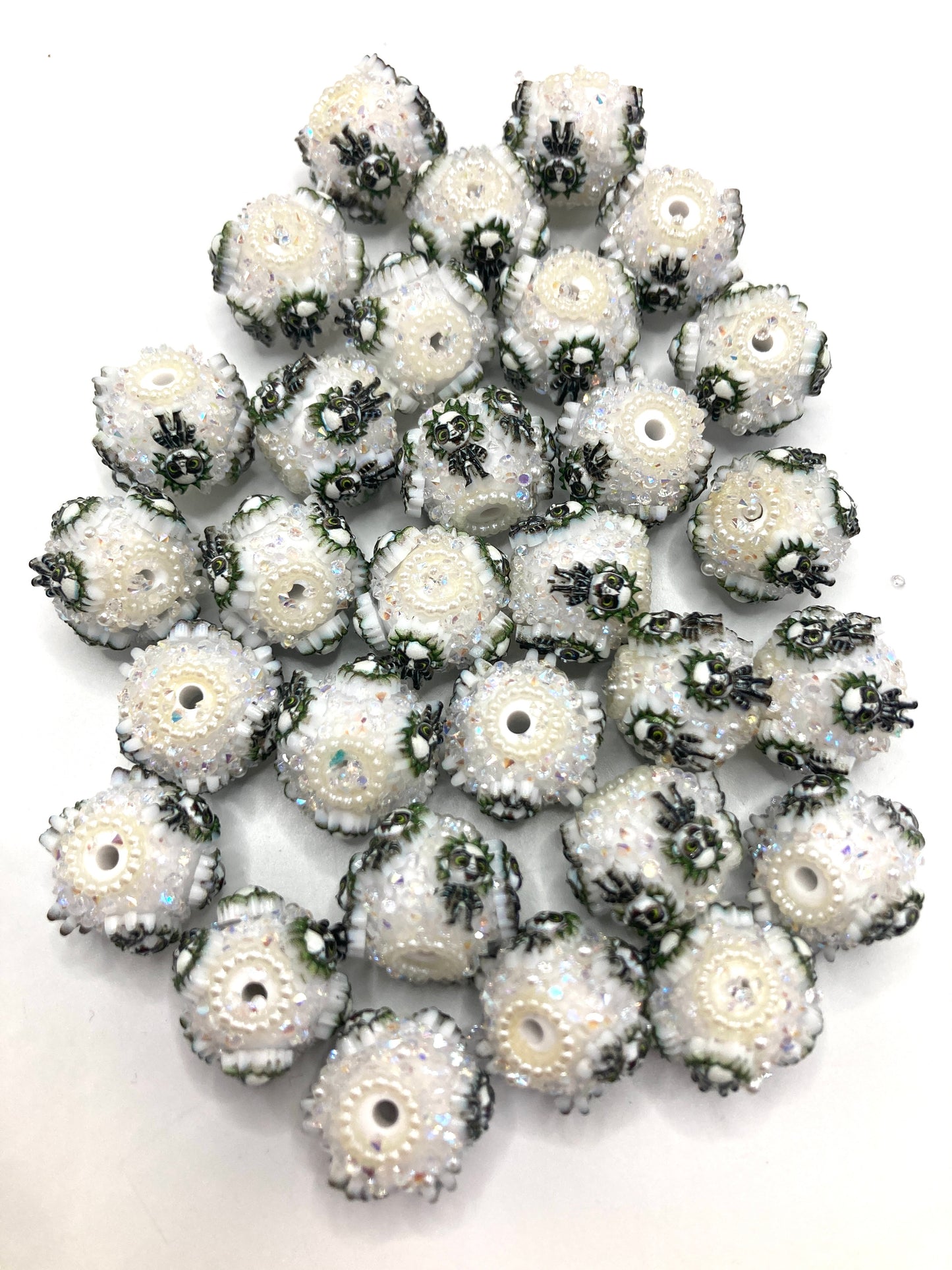grinch Puppet beads Horror Terrible The protagonist of a horror movie Acrylic water droplet bead string jewelry Halloween Series Random Mix