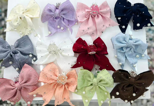 textile fabrica bow with crown bead fancy bead craft with crown ornament with bow knot ornament with pearl and sugar stone, pearl delicate handcraft ,randon mix color