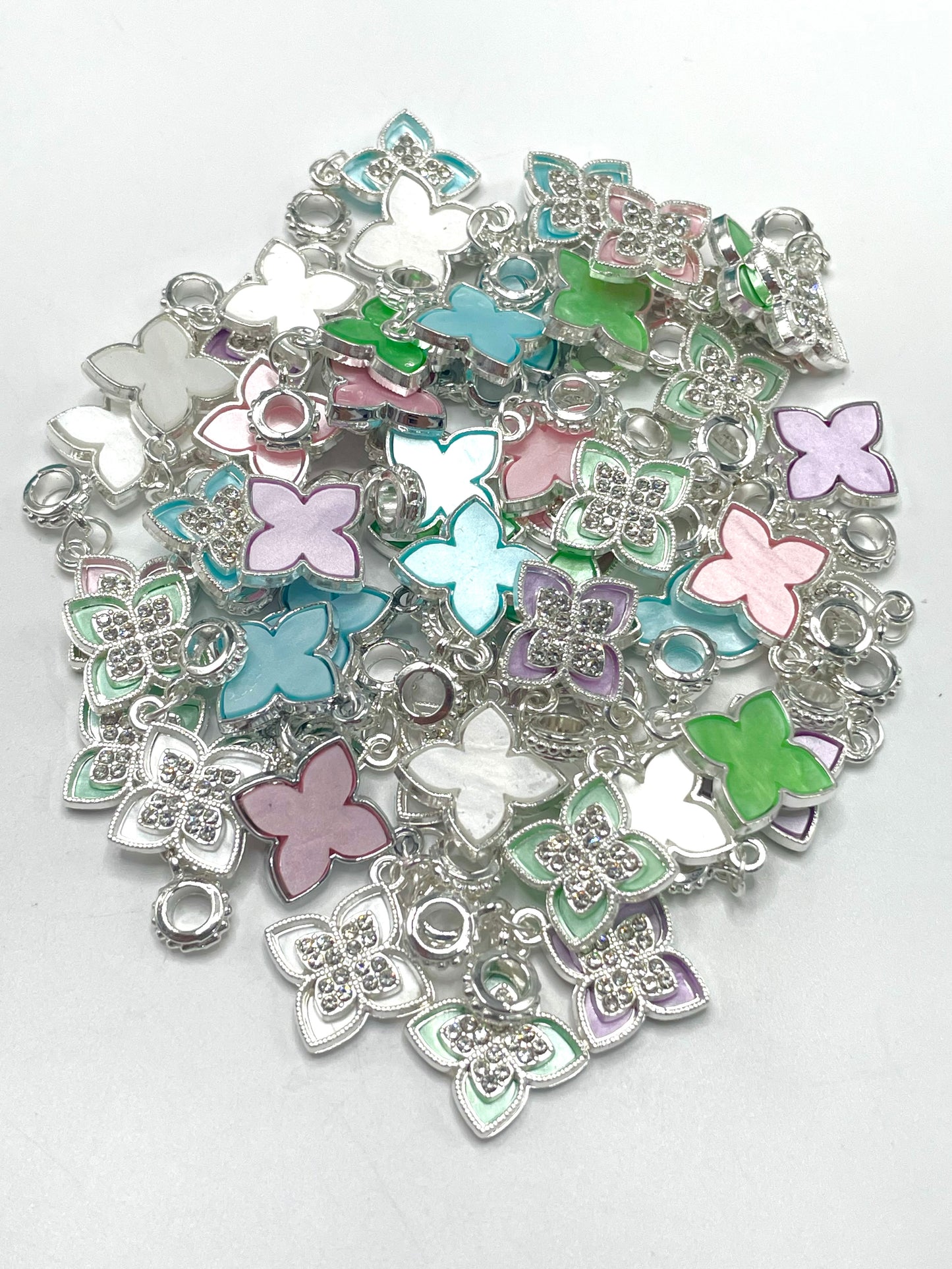Metal alloy charm Starfish Heart Four-leaf clover Butterfly Precious pendant With a clasp Colorful Rhinestone