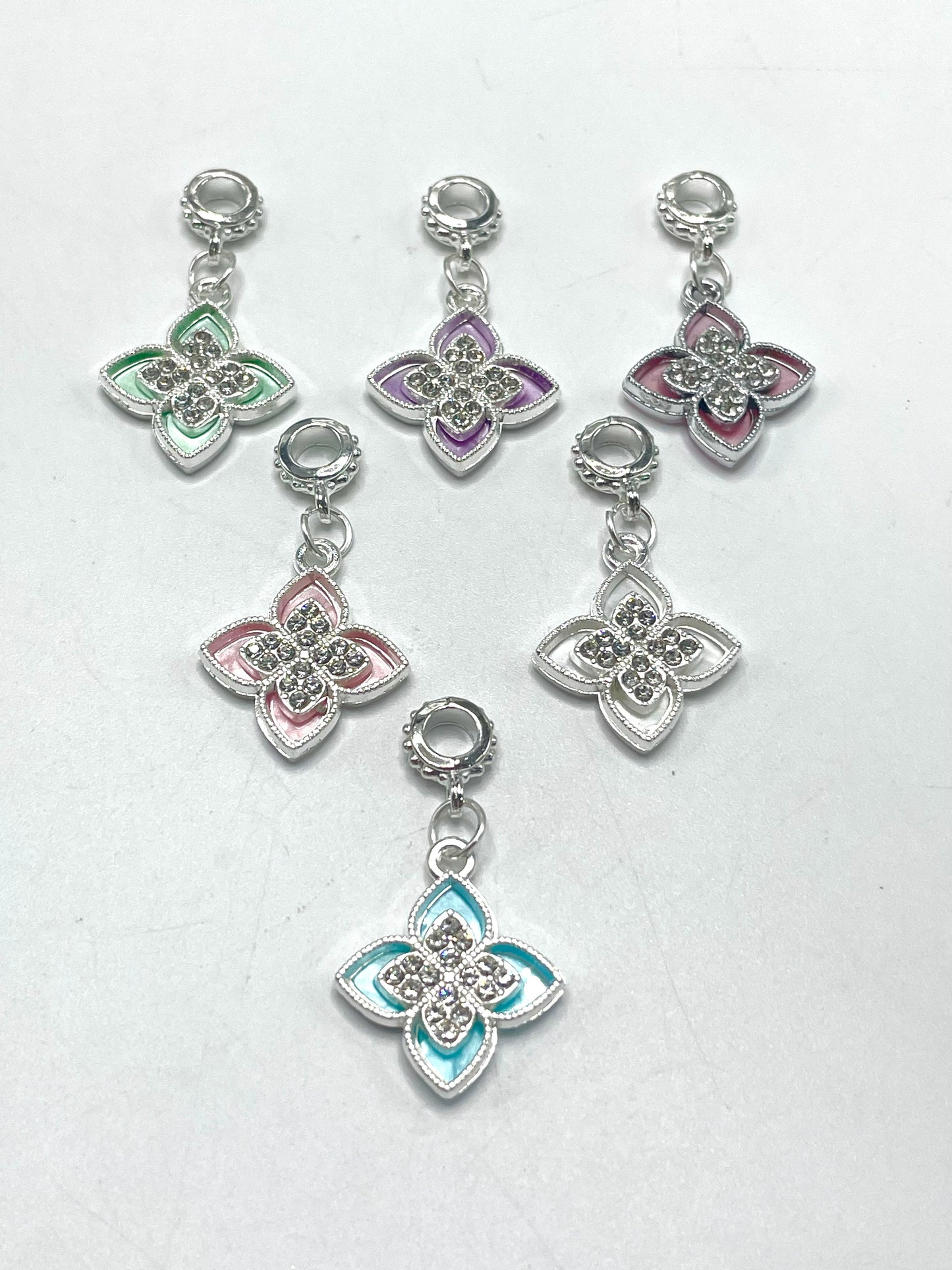 Metal alloy charm Starfish Heart Four-leaf clover Butterfly Precious pendant With a clasp Colorful Rhinestone