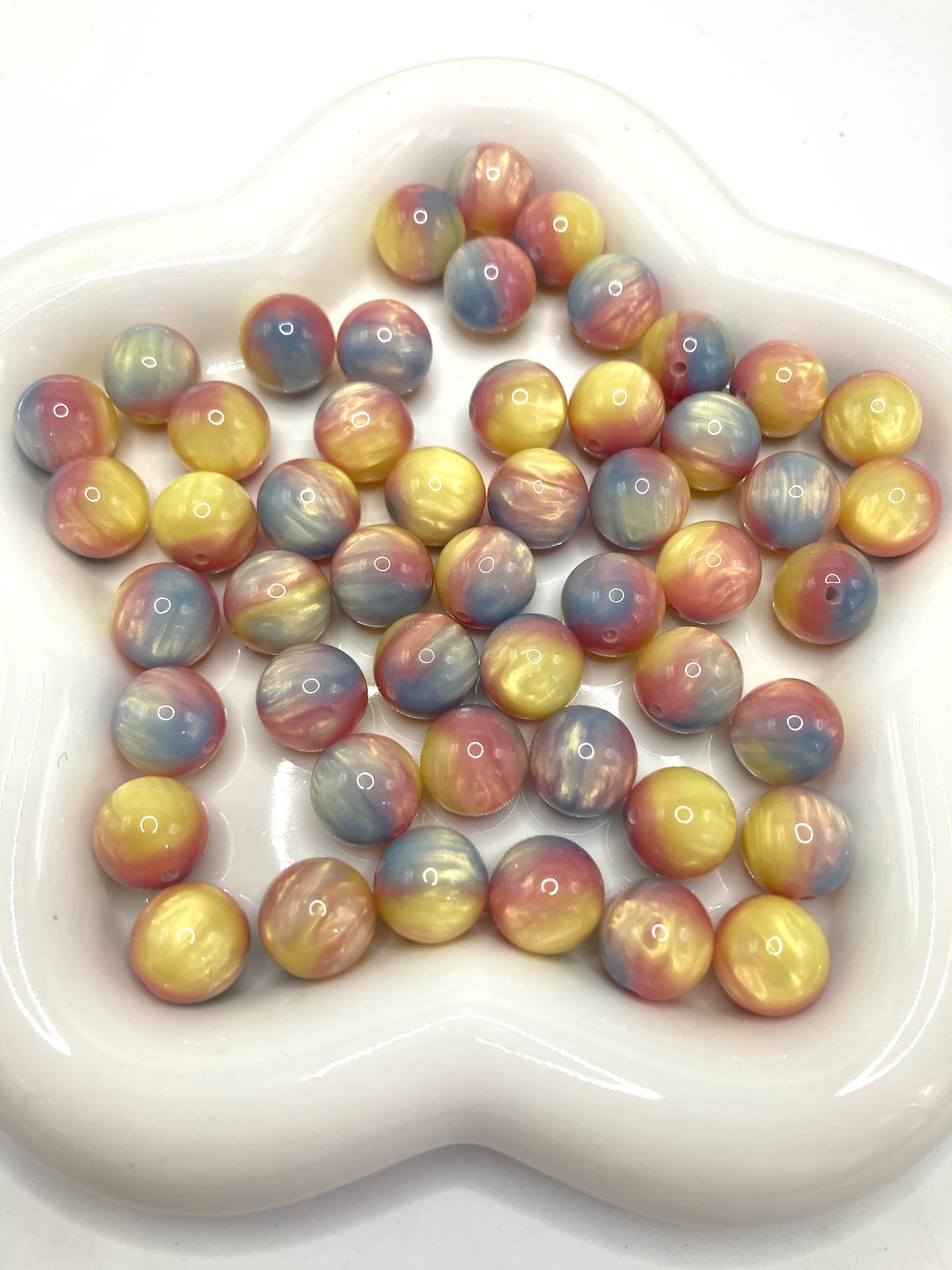 Acrylic beads Lava flow ombre glitter Shimmering luster 16mm Random Mix