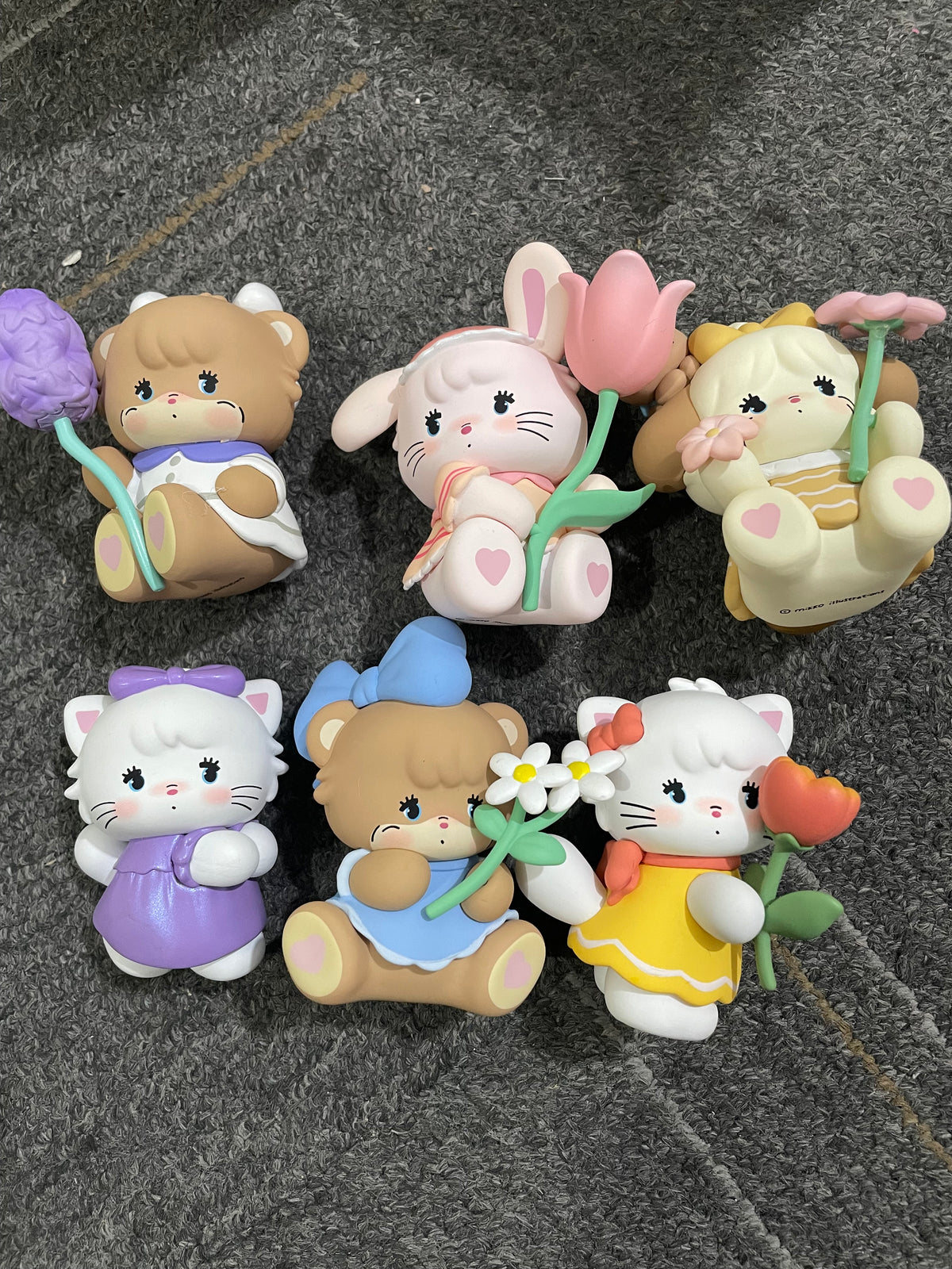 Mikko flower series honey figure doll character pen topper