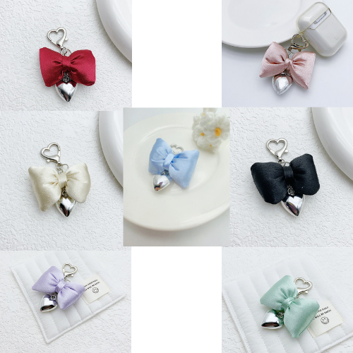 Three-dimensional bow Silver metal heart-shaped keychain Bag pendant Random Mix