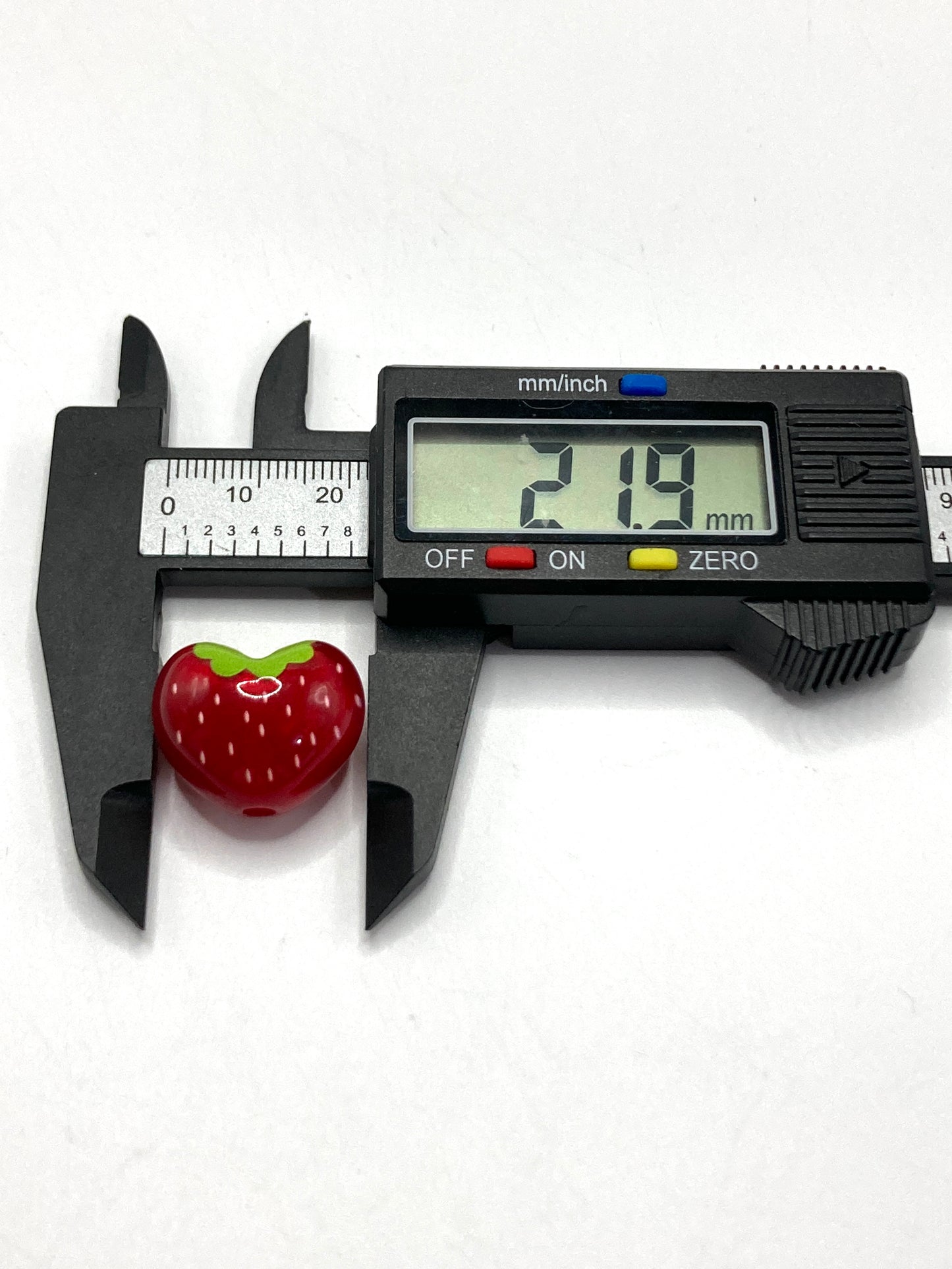 Acrylic beads Strawberry Stereoscopic Strawberry Beads Fruits 22mm Random Mix