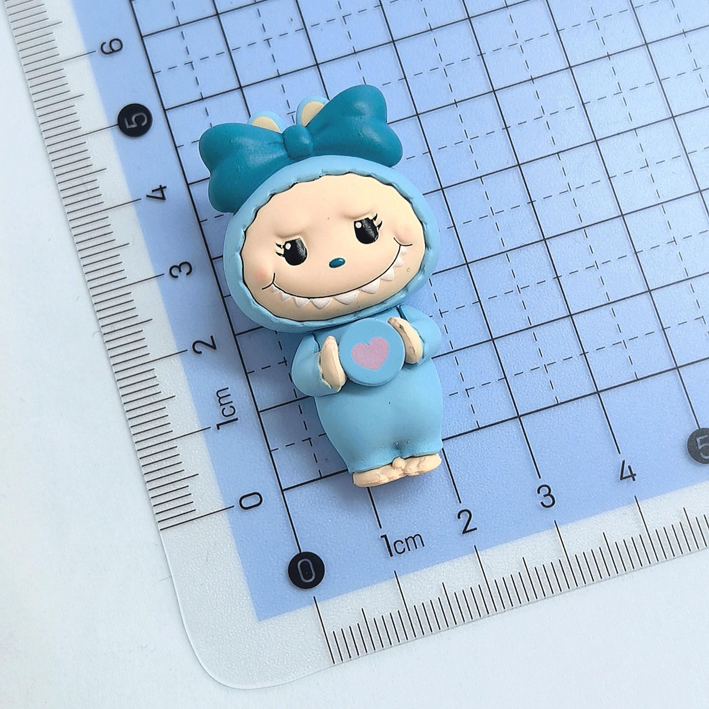 labubu Cute mini doll  Pen Toppers holding a heart at front