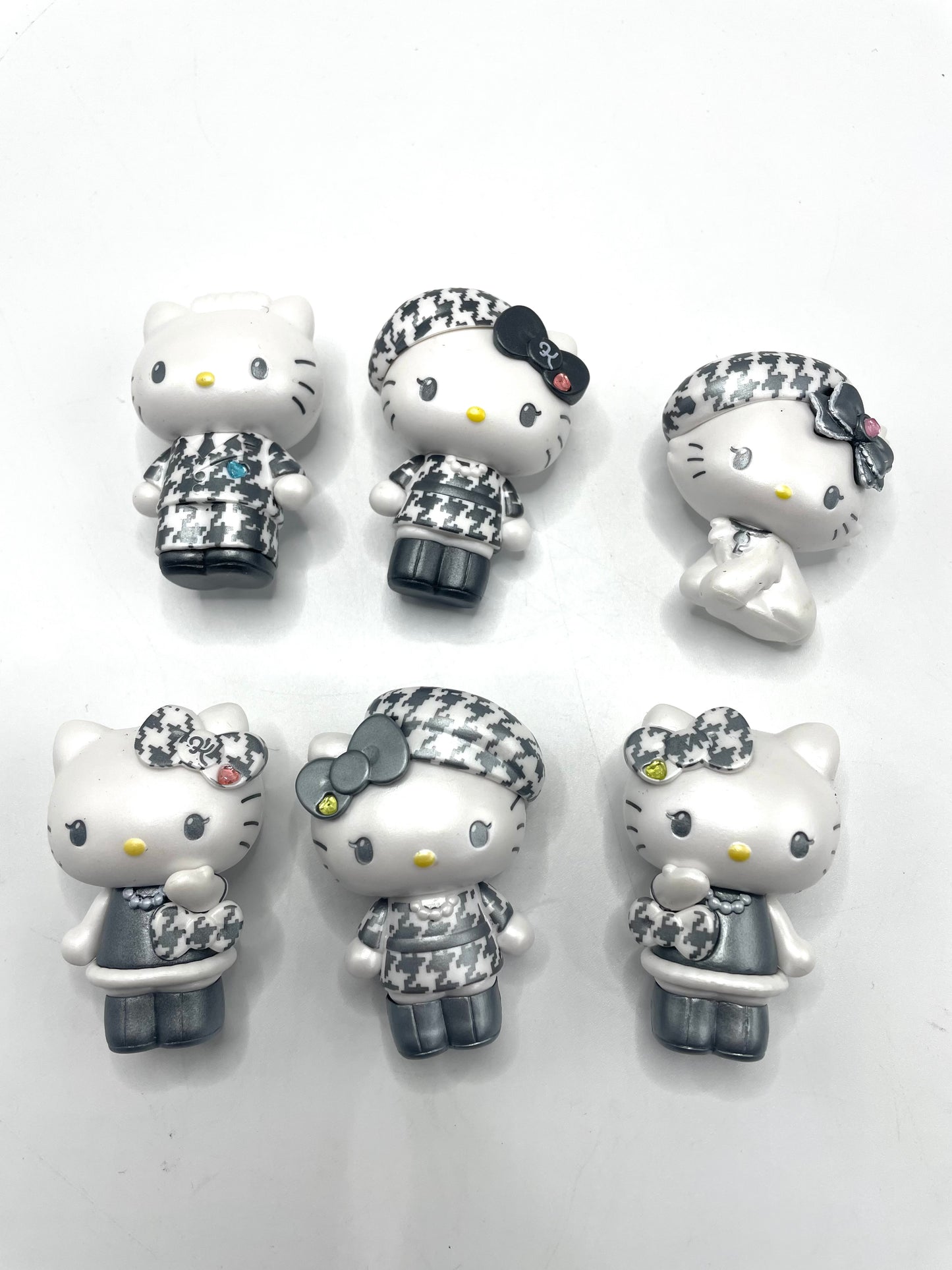 HK monochrome checked girly twin doll topper figure character