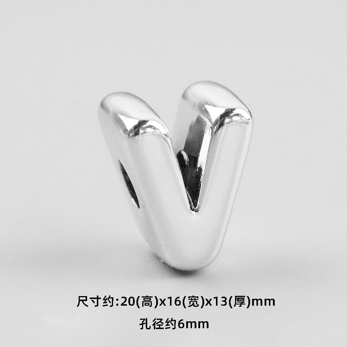 beaed beadable acrylic letter diameter :6mm (approimately H: 20mm  W:16mm T:13mm)